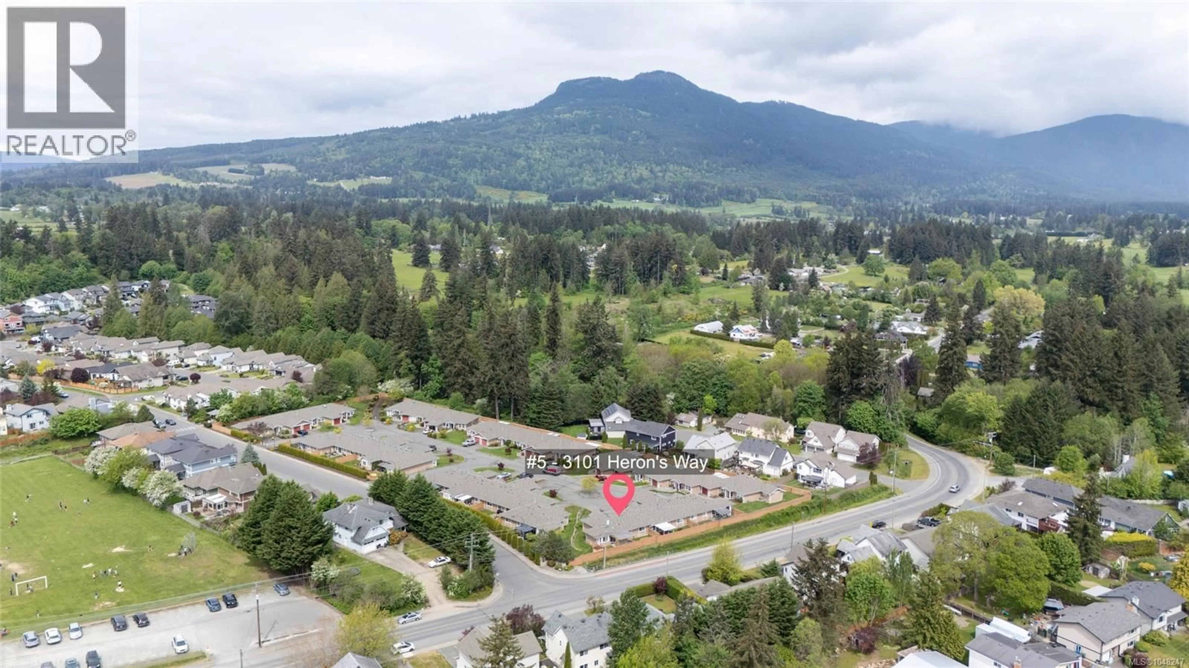 A pic from outside/outdoor area/front of a property/back of a property/a pic from drone, mountain view for 5 - 3101 HERONS WAY, Duncan British Columbia V9L6Z4