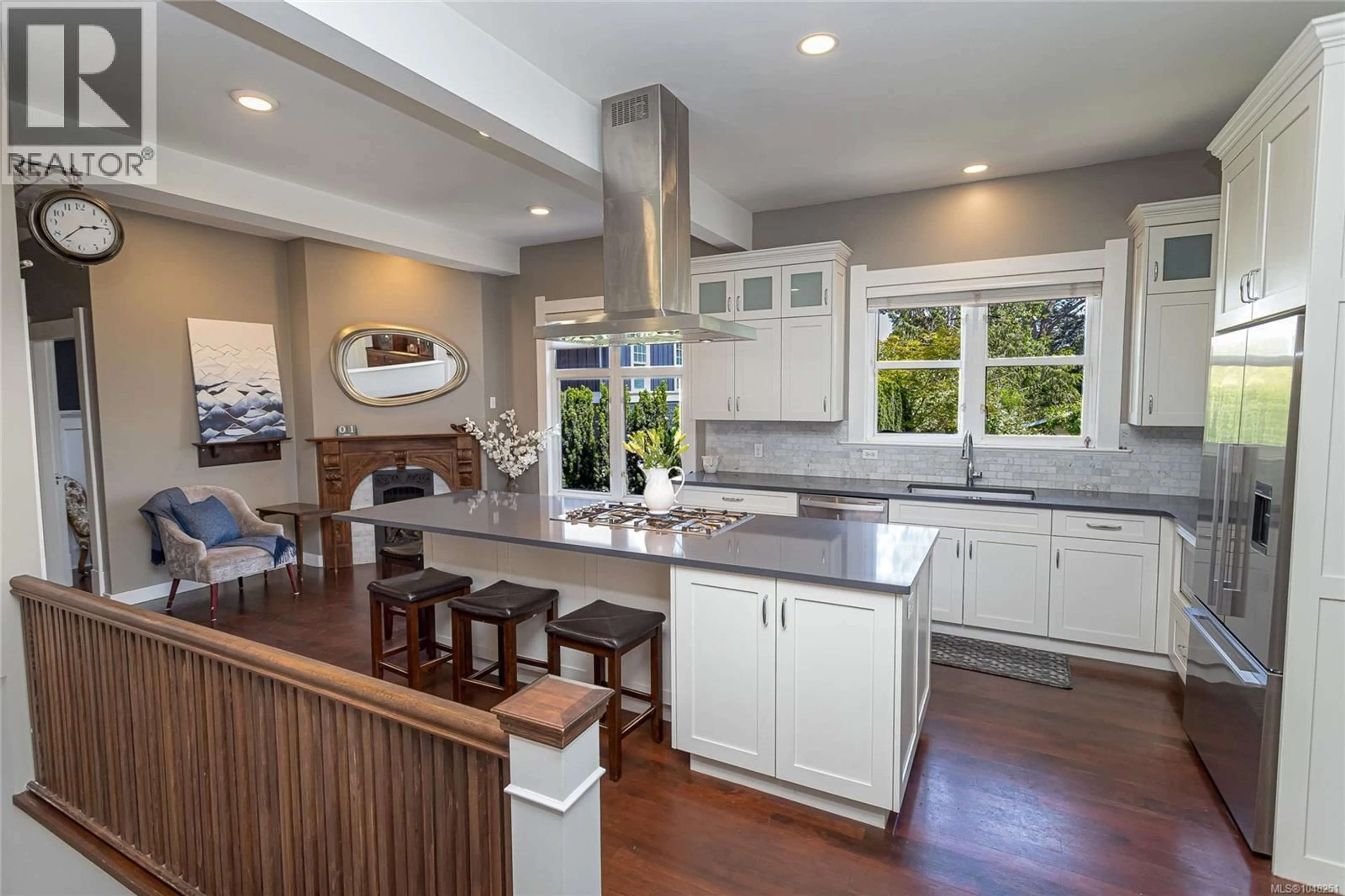 Open concept kitchen, ceramic/tile floor for 875 RICHMOND AVENUE, Victoria British Columbia V8S3Z2