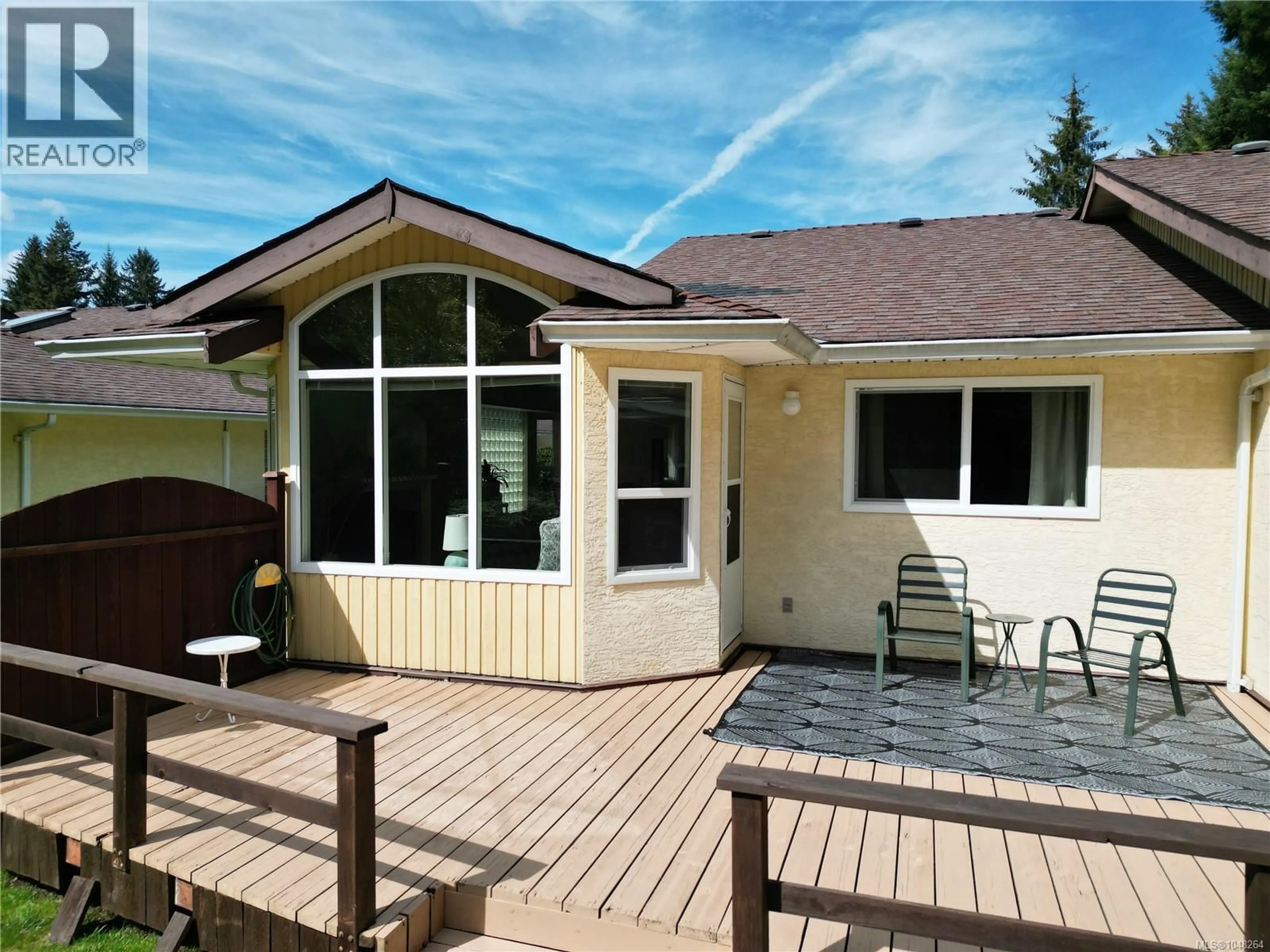 Home with vinyl exterior material, street for 19 - 605 ROCKLAND ROAD, Campbell River British Columbia V9W7X1