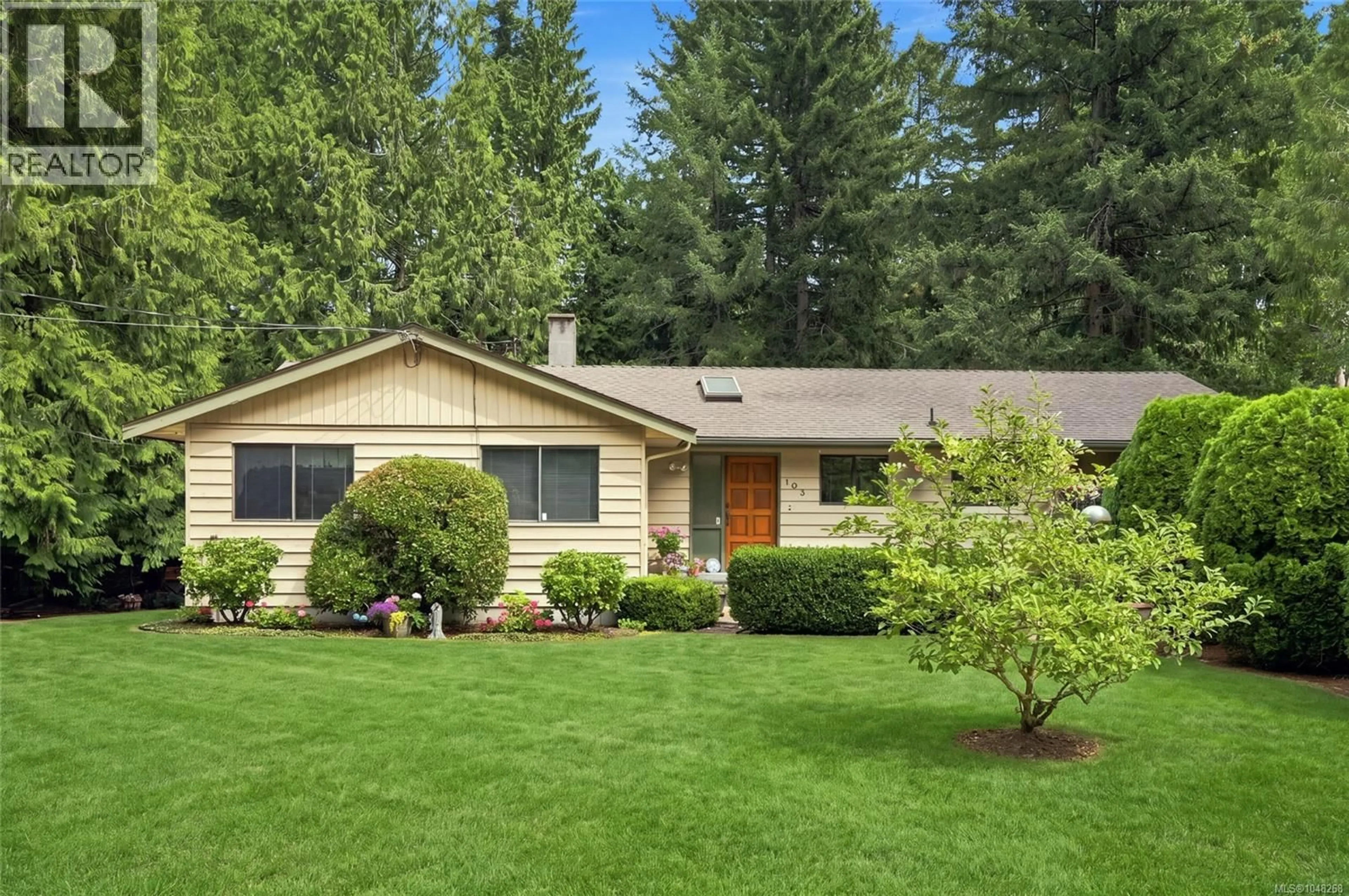Home with vinyl exterior material, street for 103 GREEN LAKE CRESCENT, Lantzville British Columbia V0R2H0