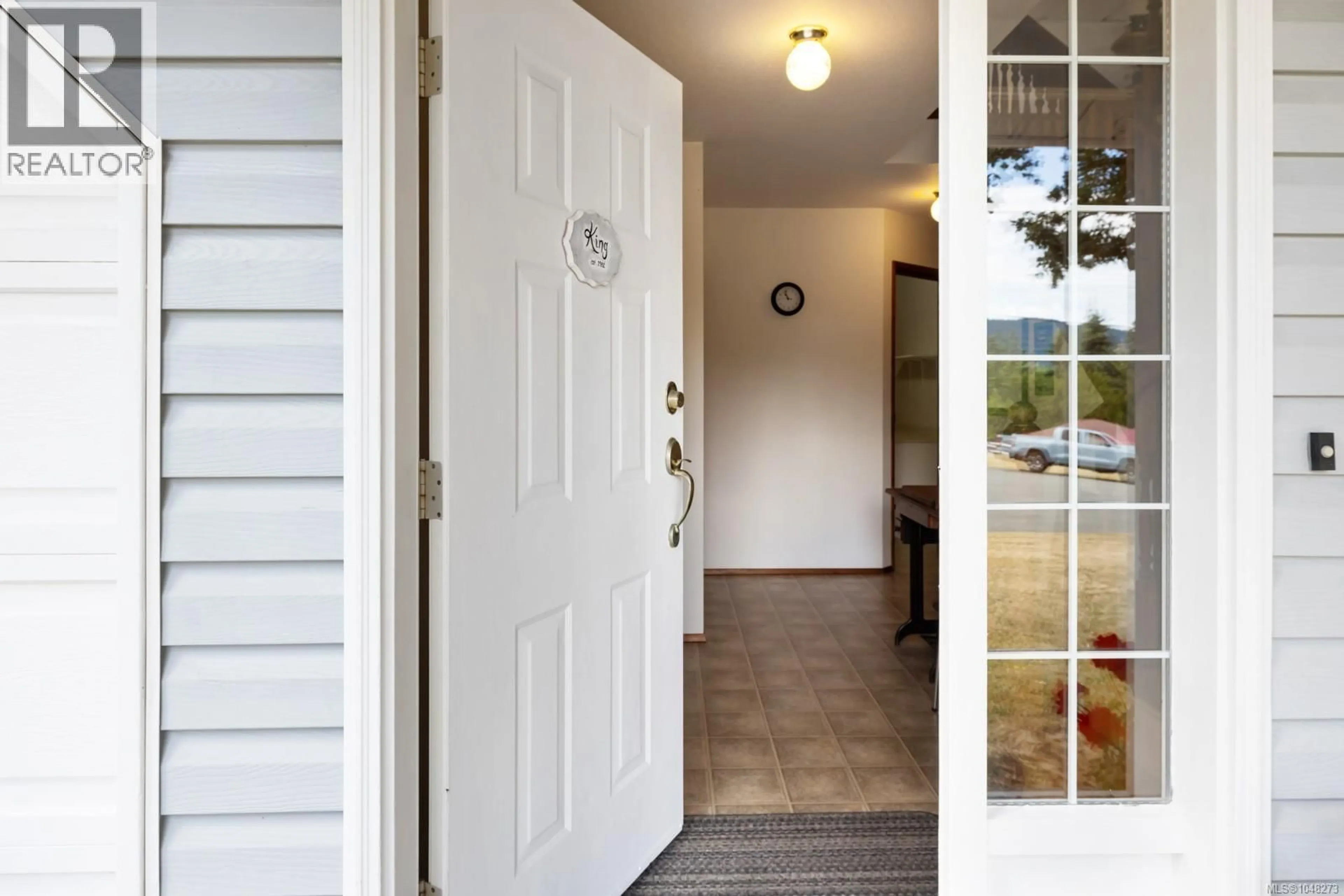 Indoor entryway for 1348 OAKWOOD PLACE, Duncan British Columbia V9L5R3