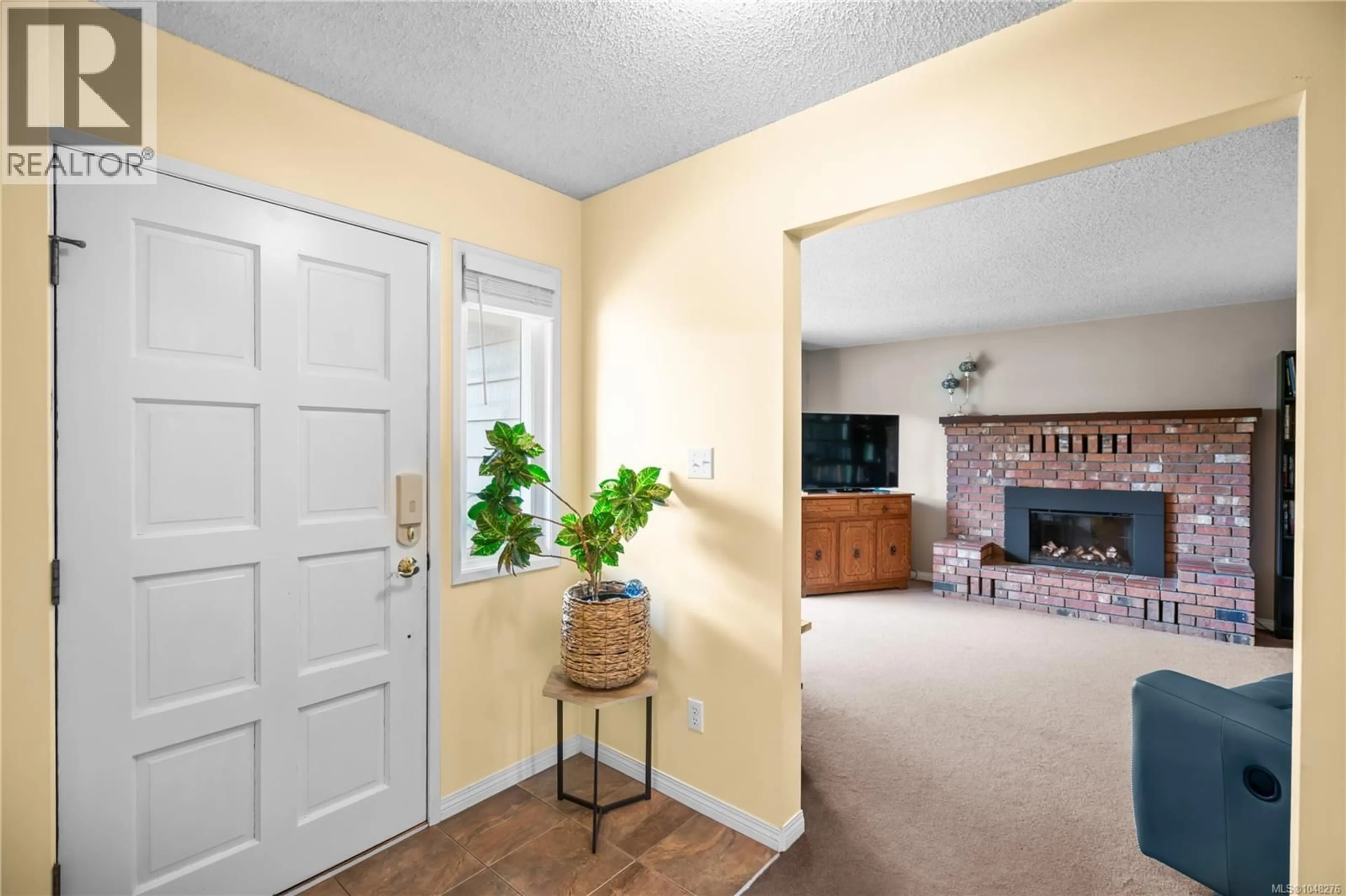 Indoor entryway for 7703 WALLACE DRIVE, Central Saanich British Columbia V8M1N5