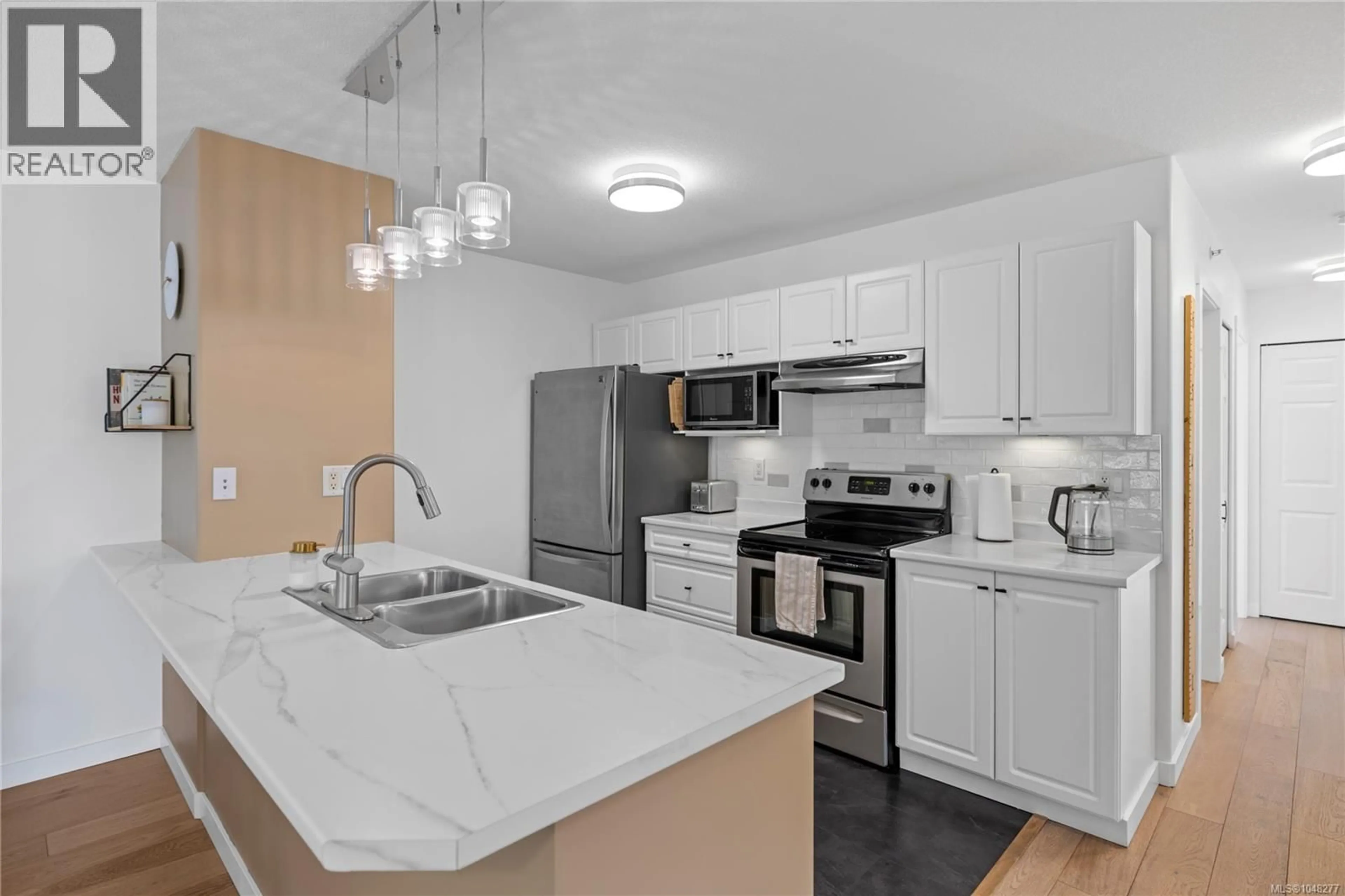 Standard kitchen, unknown for 6140B MCGIRR ROAD, Nanaimo British Columbia V9V1V1