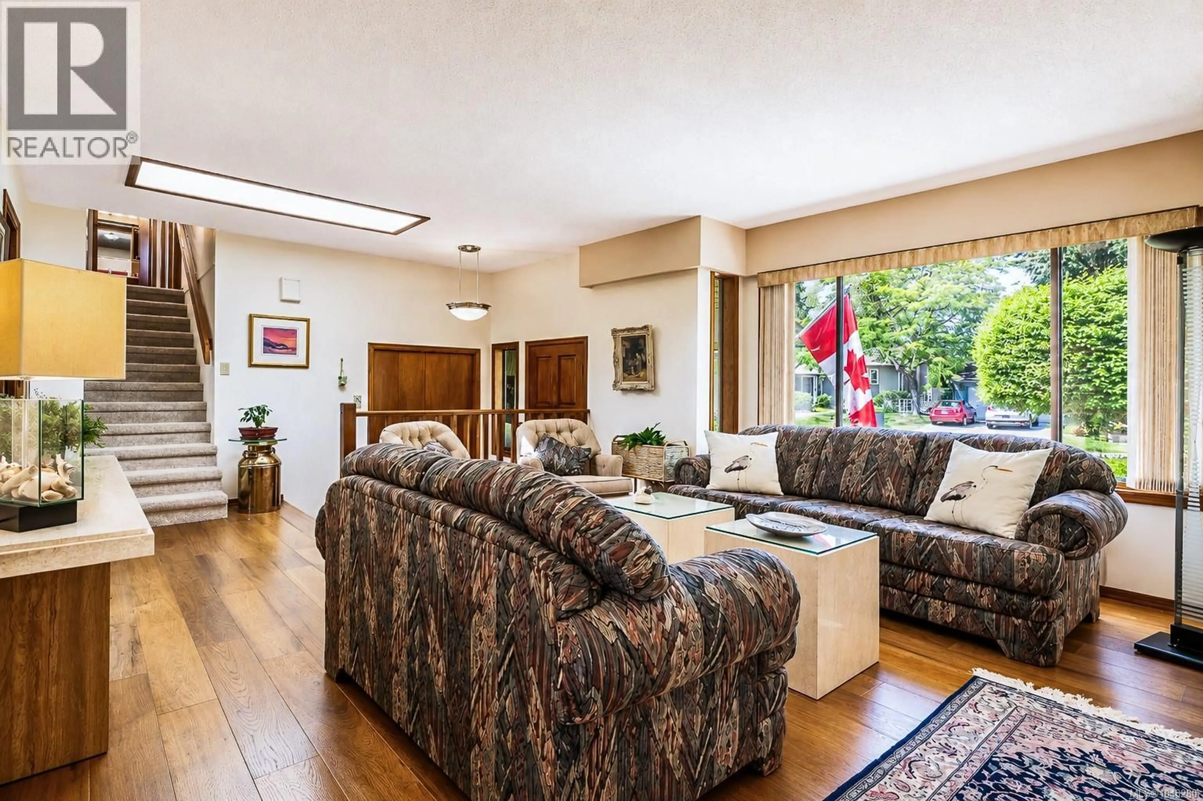 Living room with furniture, unknown for 730 VIADUCT AVENUE EAST, Saanich British Columbia V8Z6N3