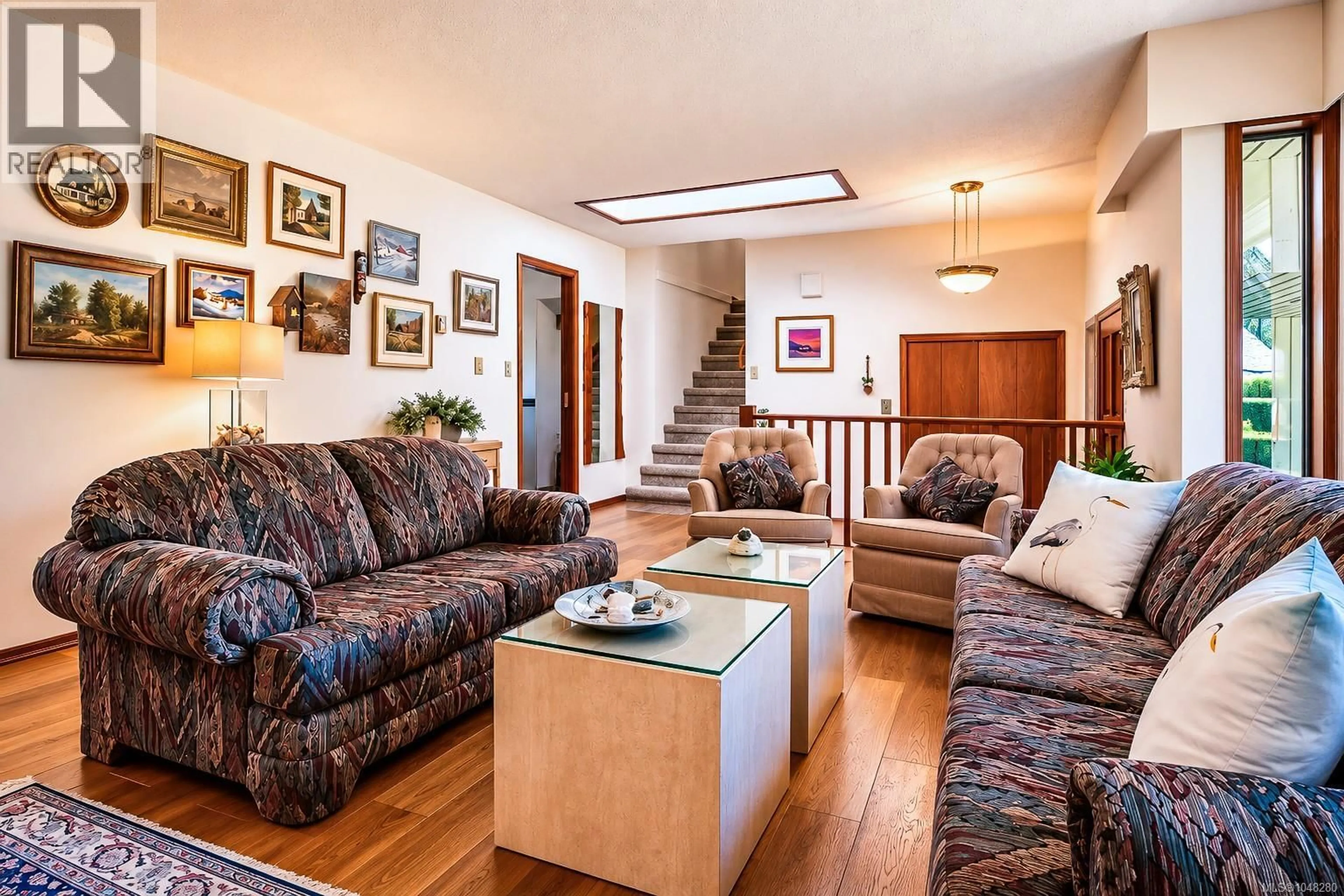 Living room with furniture, unknown for 730 VIADUCT AVENUE EAST, Saanich British Columbia V8Z6N3