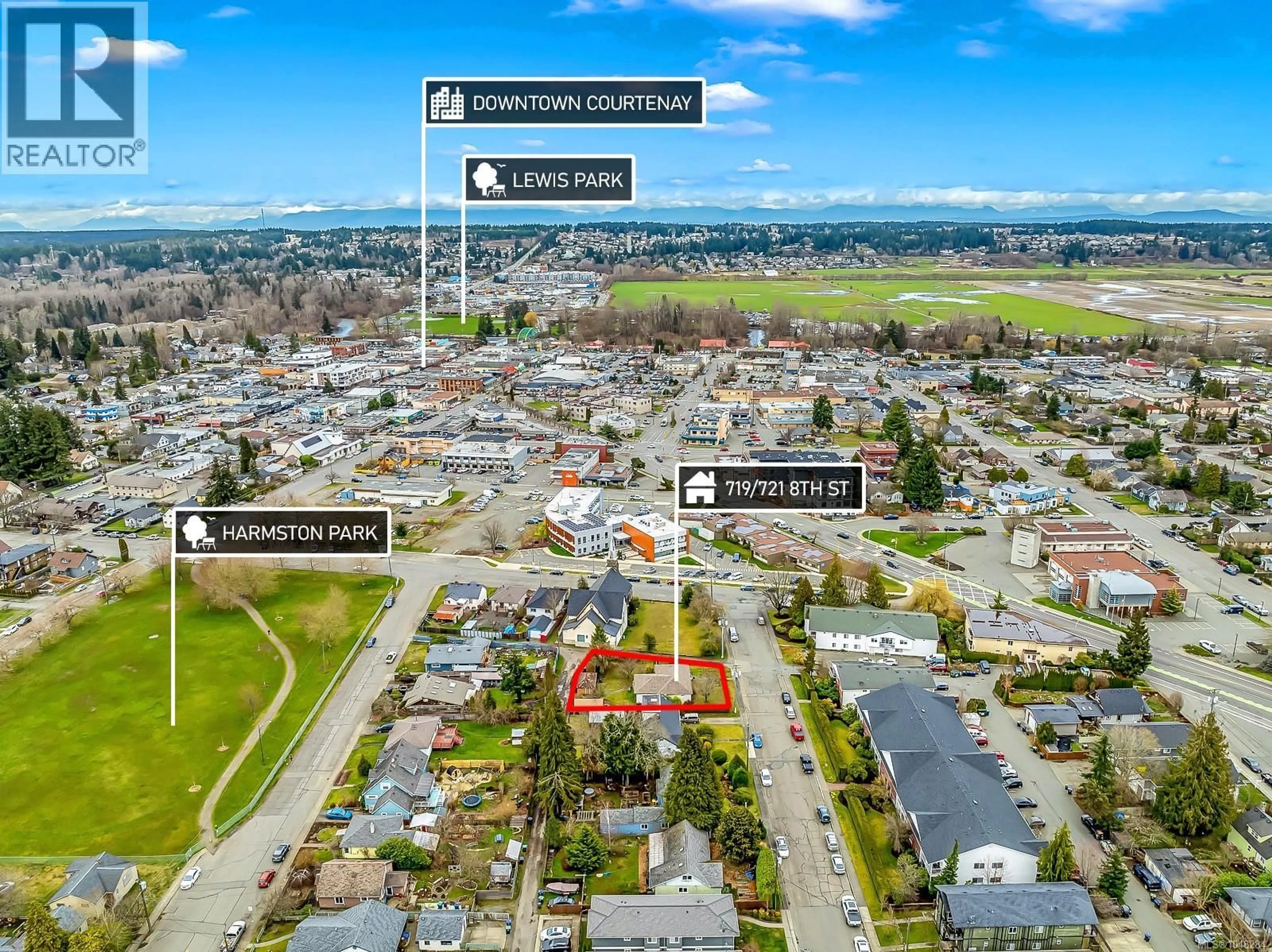 A pic from outside/outdoor area/front of a property/back of a property/a pic from drone, street for 719 8TH STREET, Courtenay British Columbia V9N1N6