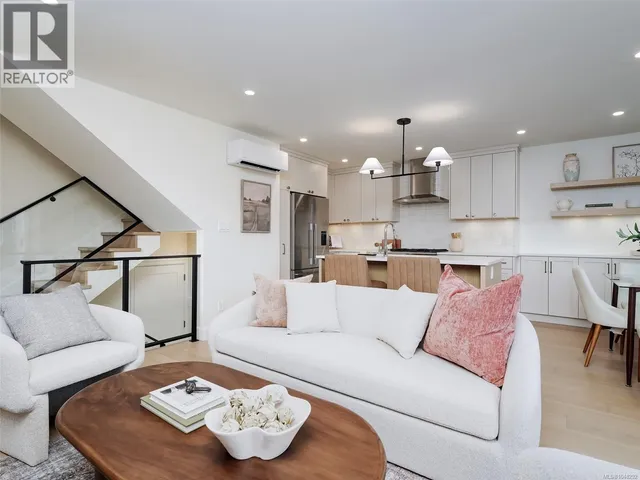 3 - 3513 HENDERSON ROAD, Oak Bay 4