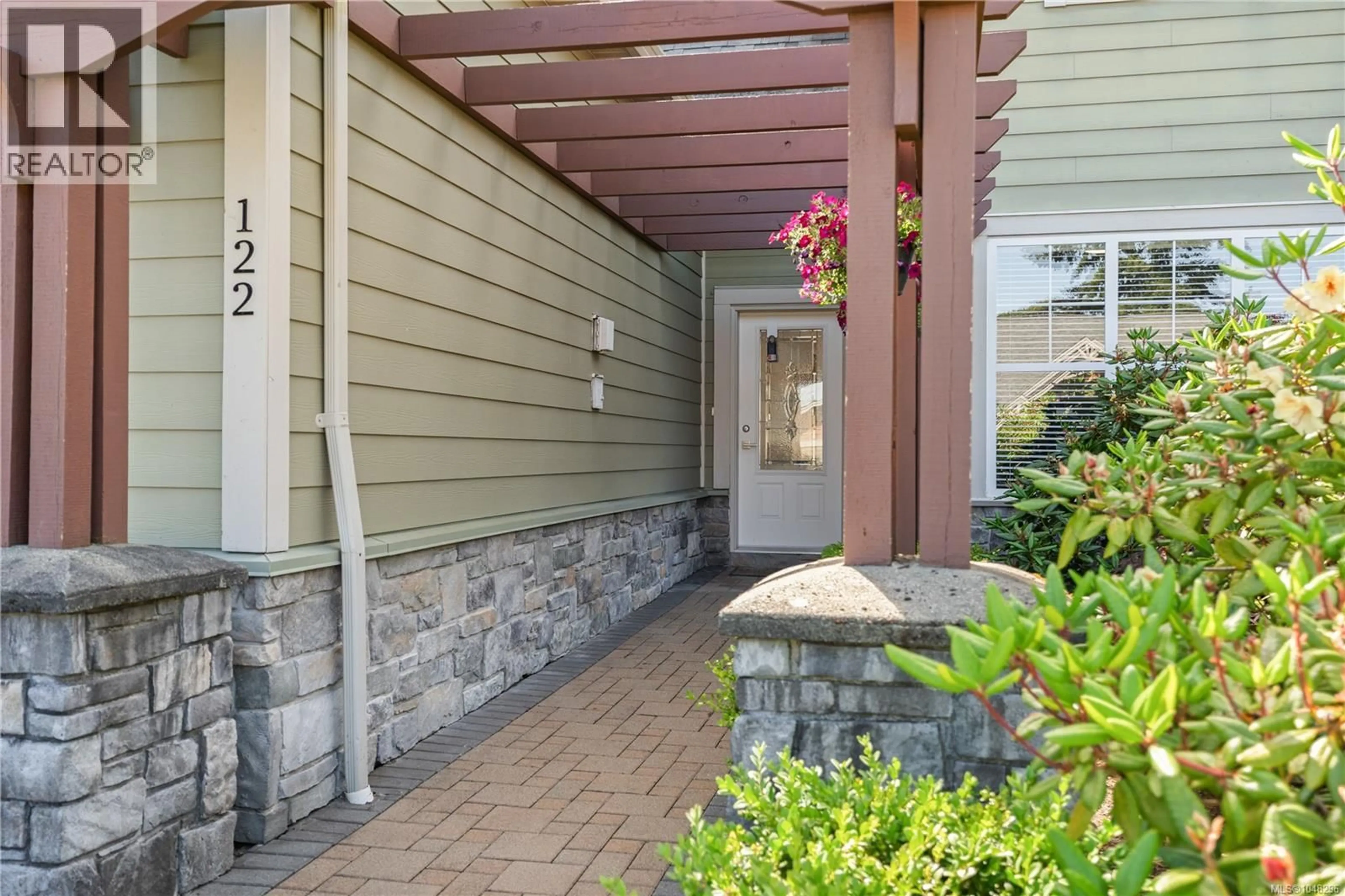 Indoor entryway for 122 - 945 BEAR MOUNTAIN PARKWAY, Langford British Columbia V9B6T1