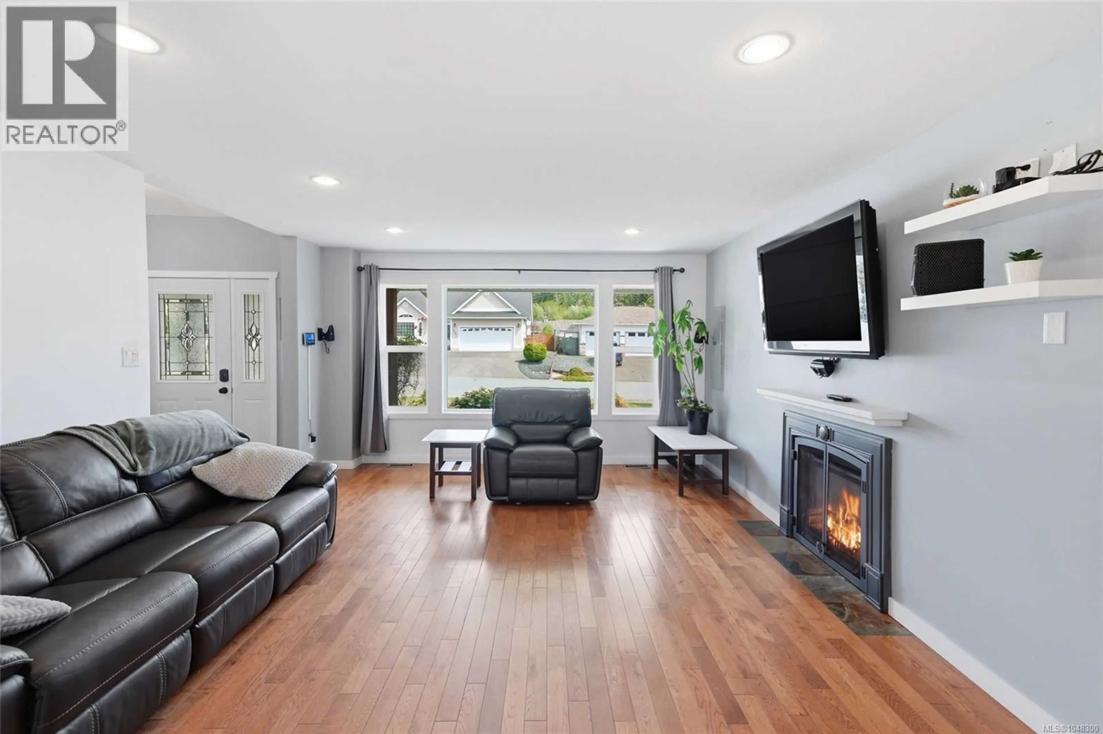 Living room with furniture, unknown for 5456 WESTPORTE PLACE, Port Alberni British Columbia V9Y8E4