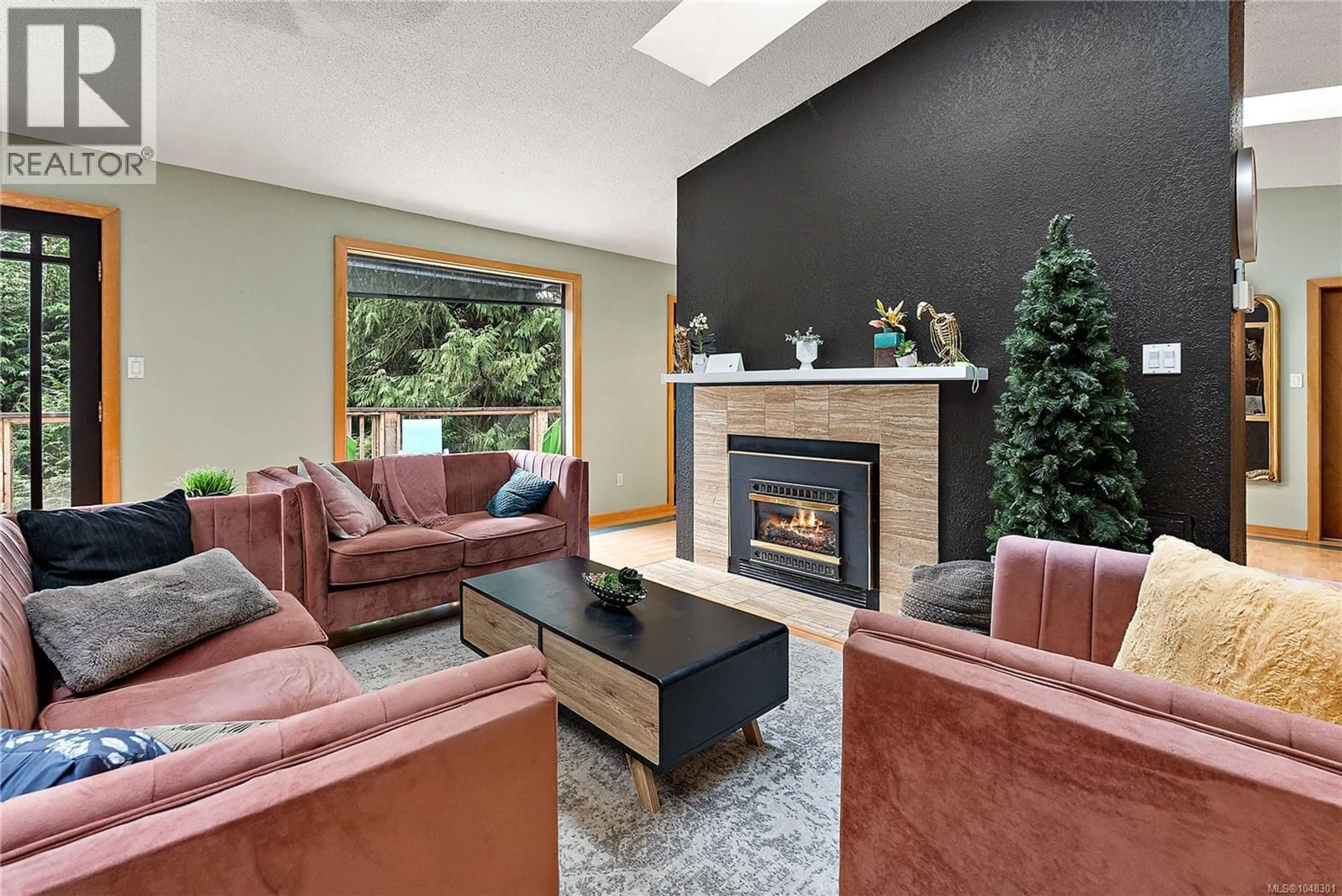 Living room with furniture, unknown for 2344 DAMASCUS ROAD, Shawnigan Lake British Columbia V0R2W1