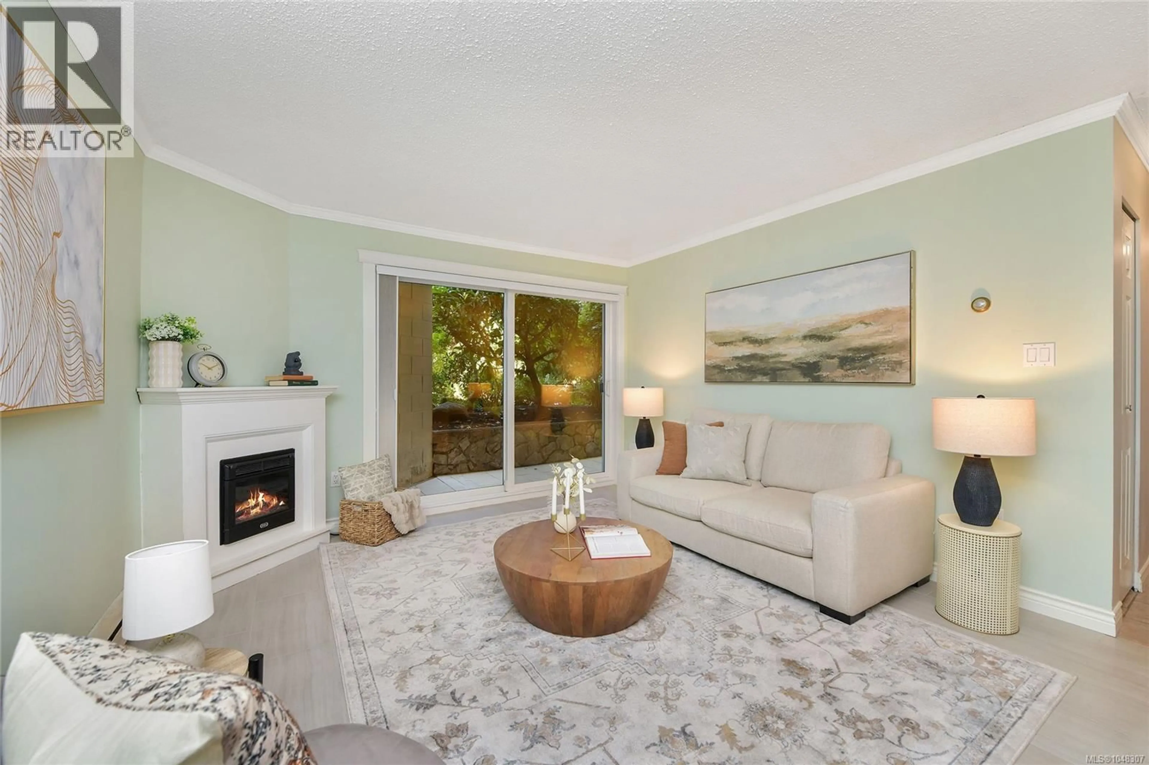 Living room with furniture, unknown for 106 - 1342 HILLSIDE AVENUE, Victoria British Columbia V8T2B4