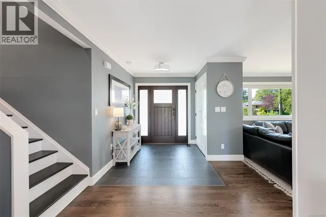 1762 MIDGARD AVENUE, Saanich 5