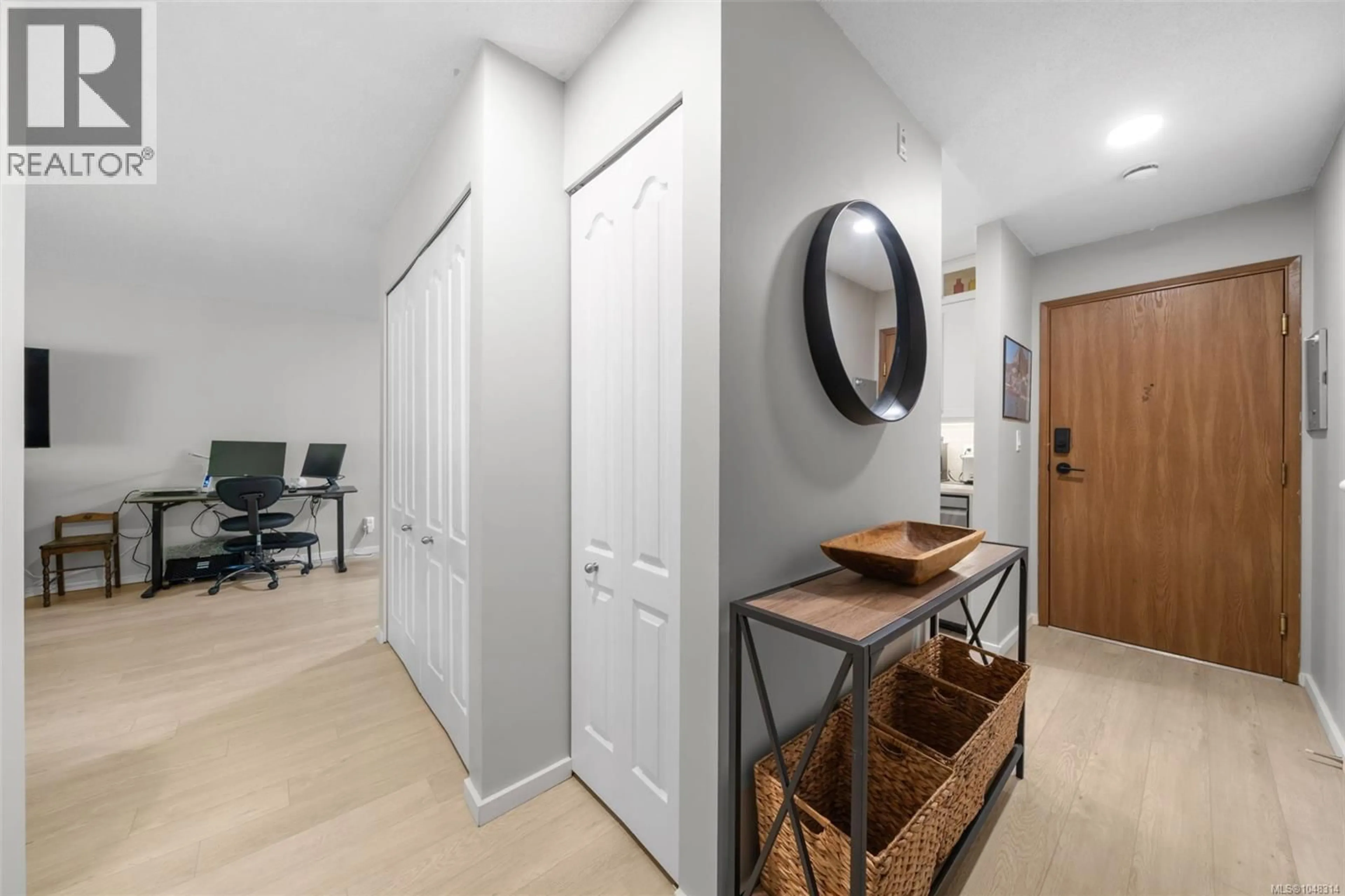 Indoor entryway for 212 - 2520 WARK STREET, Victoria British Columbia V8T5G6