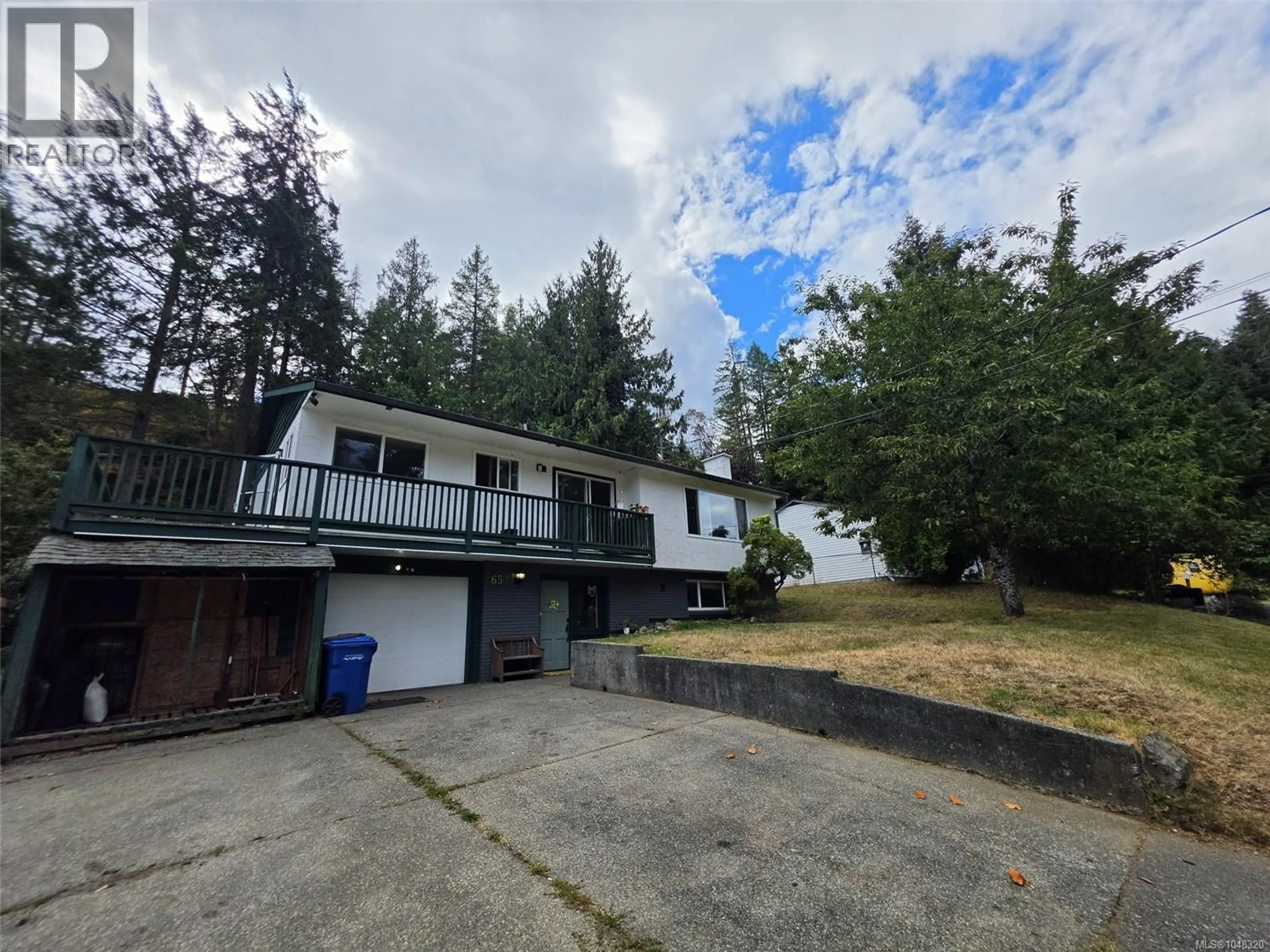 A pic from outside/outdoor area/front of a property/back of a property/a pic from drone, unknown for 3657 SUNRISE PLACE, Nanaimo British Columbia V9T2S7