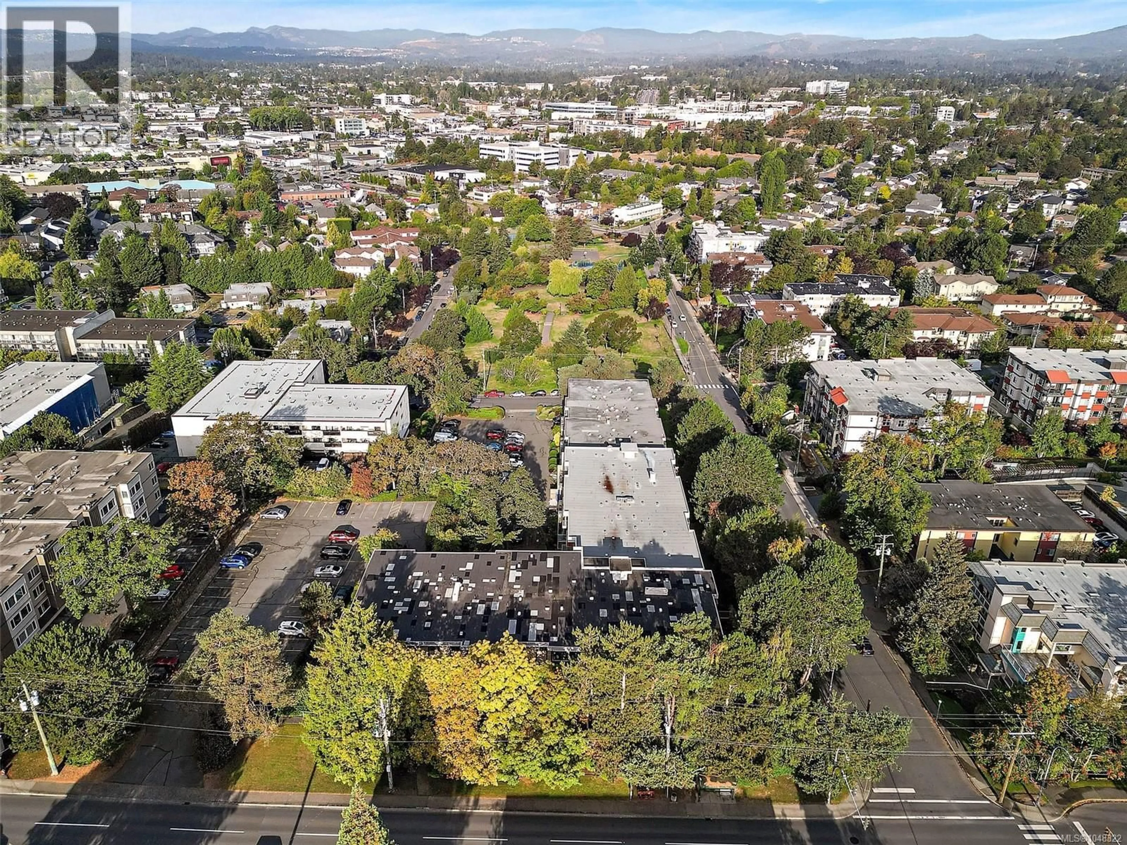 A pic from outside/outdoor area/front of a property/back of a property/a pic from drone, unknown for 124 - 1025 INVERNESS ROAD, Saanich British Columbia V8X2S2