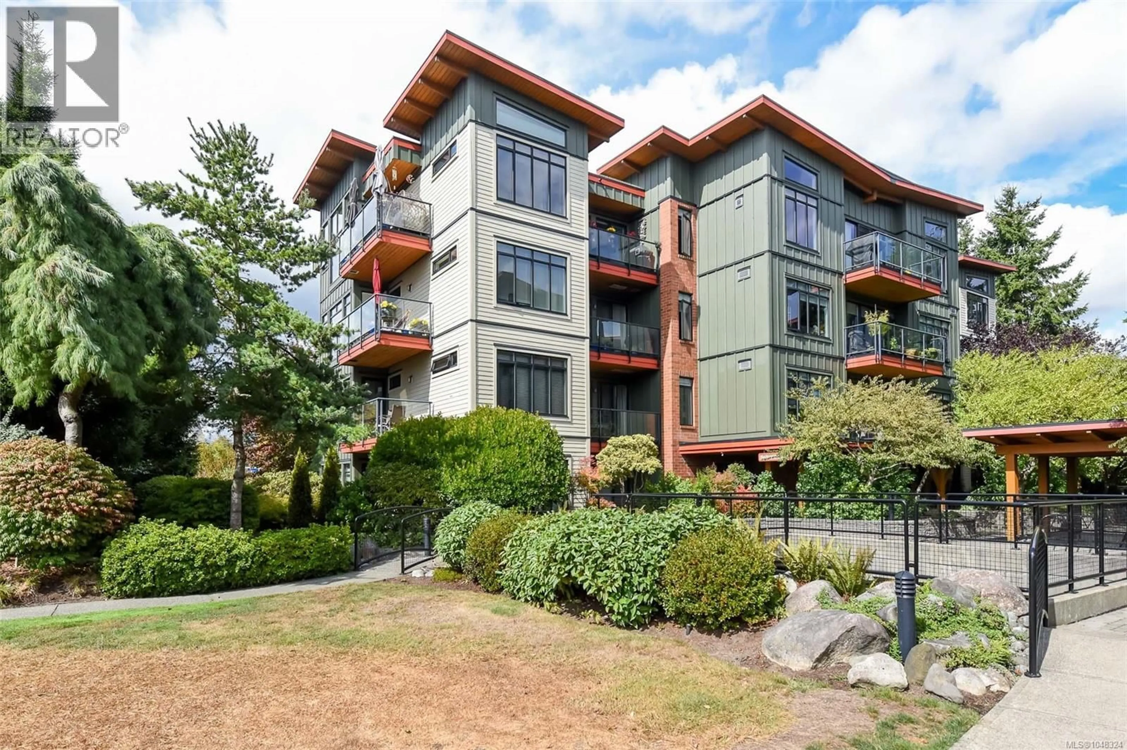 Patio, building for 212 - 2300 MANSFIELD DRIVE, Courtenay British Columbia V9N3S3