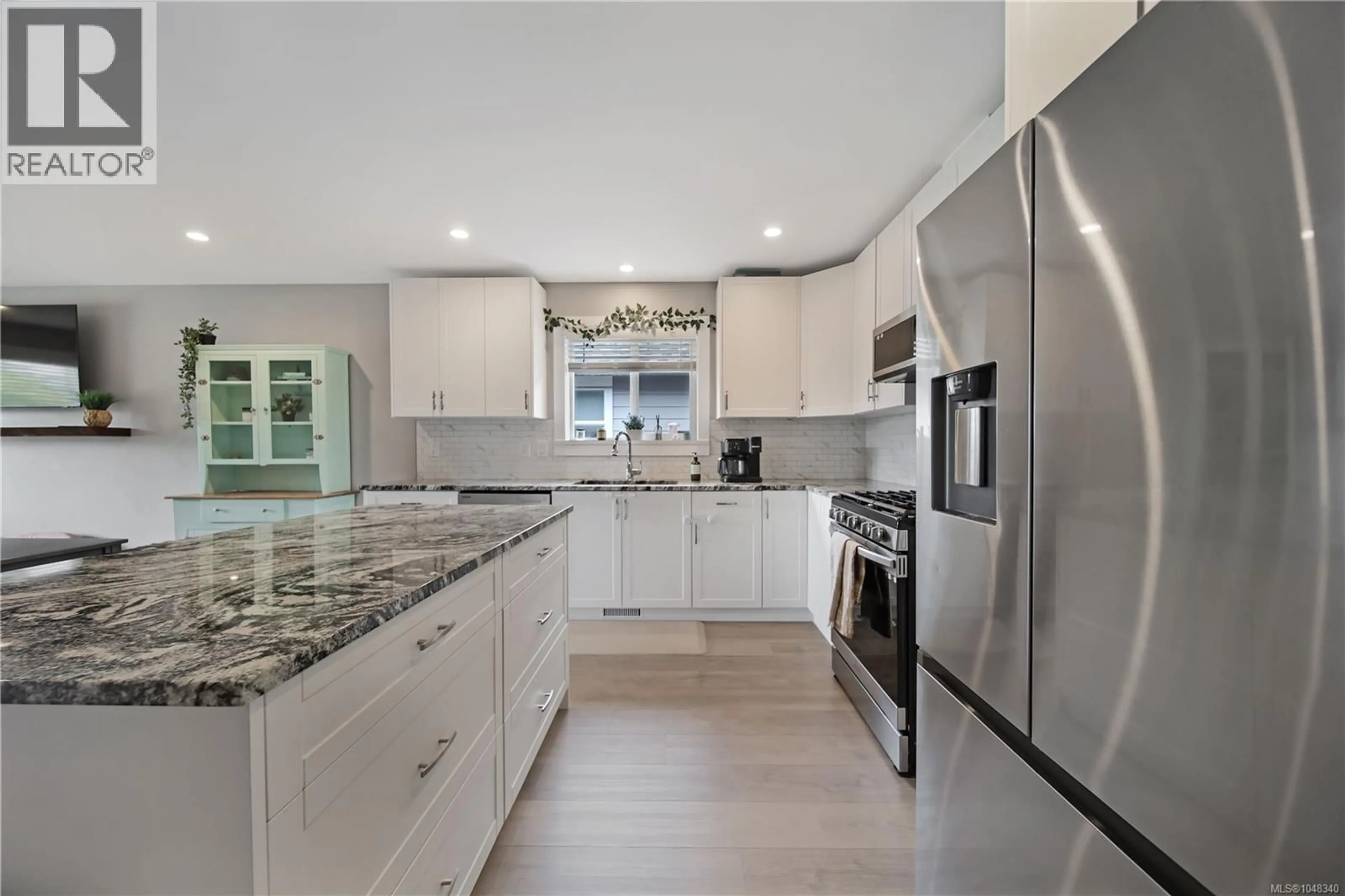 Open concept kitchen, ceramic/tile floor for 4453 9TH AVENUE, Port Alberni British Columbia V9Y4V4