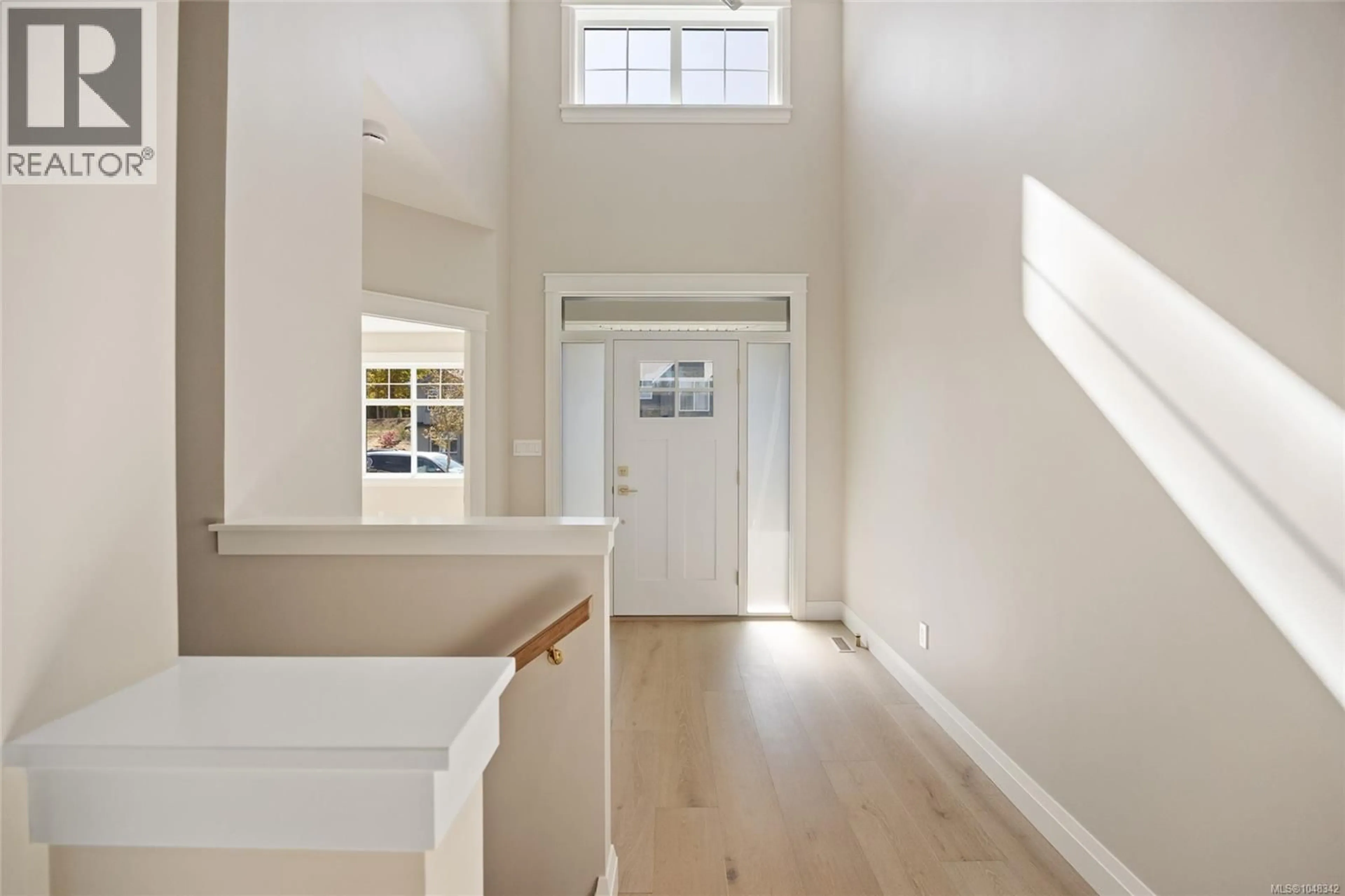 Indoor entryway for 1596 CROWN ISLE BOULEVARD, Courtenay British Columbia V9N9X5