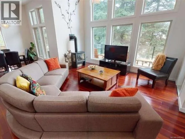 733 BERRY POINT ROAD, Gabriola Island 3