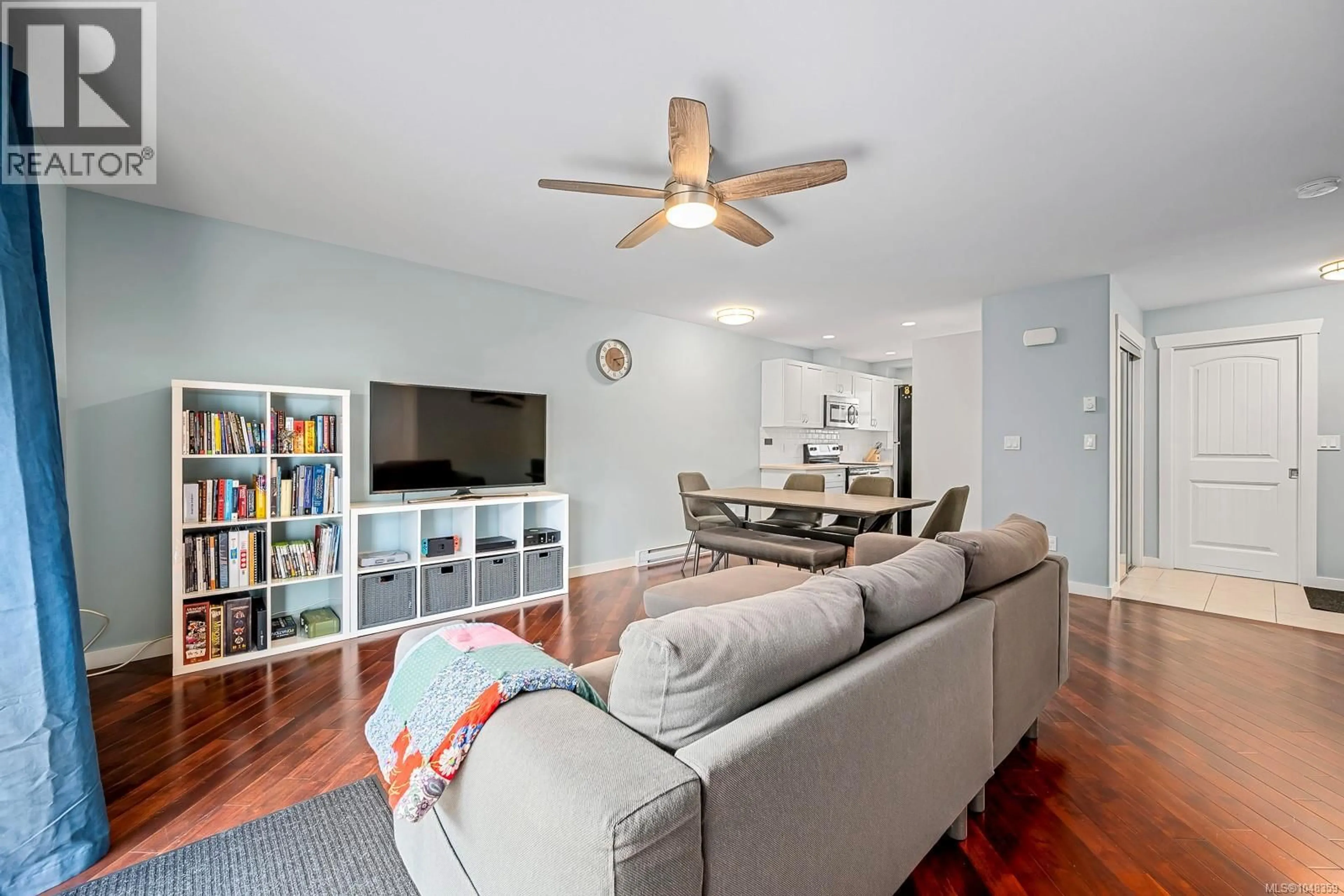 Living room with furniture, unknown for 105 - 170 CENTENNIAL DRIVE, Courtenay British Columbia V9N9V7