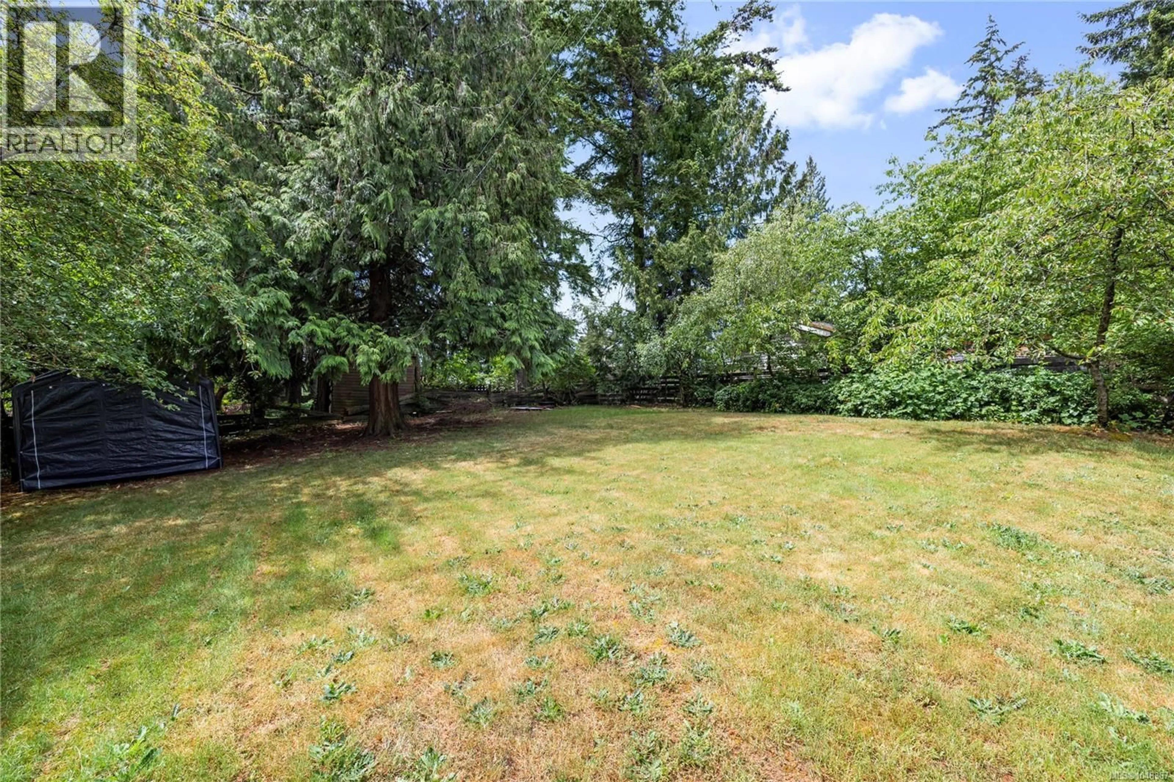 Patio, forest/trees view for 3211 UPLANDS DRIVE, Nanaimo British Columbia V9T2T2