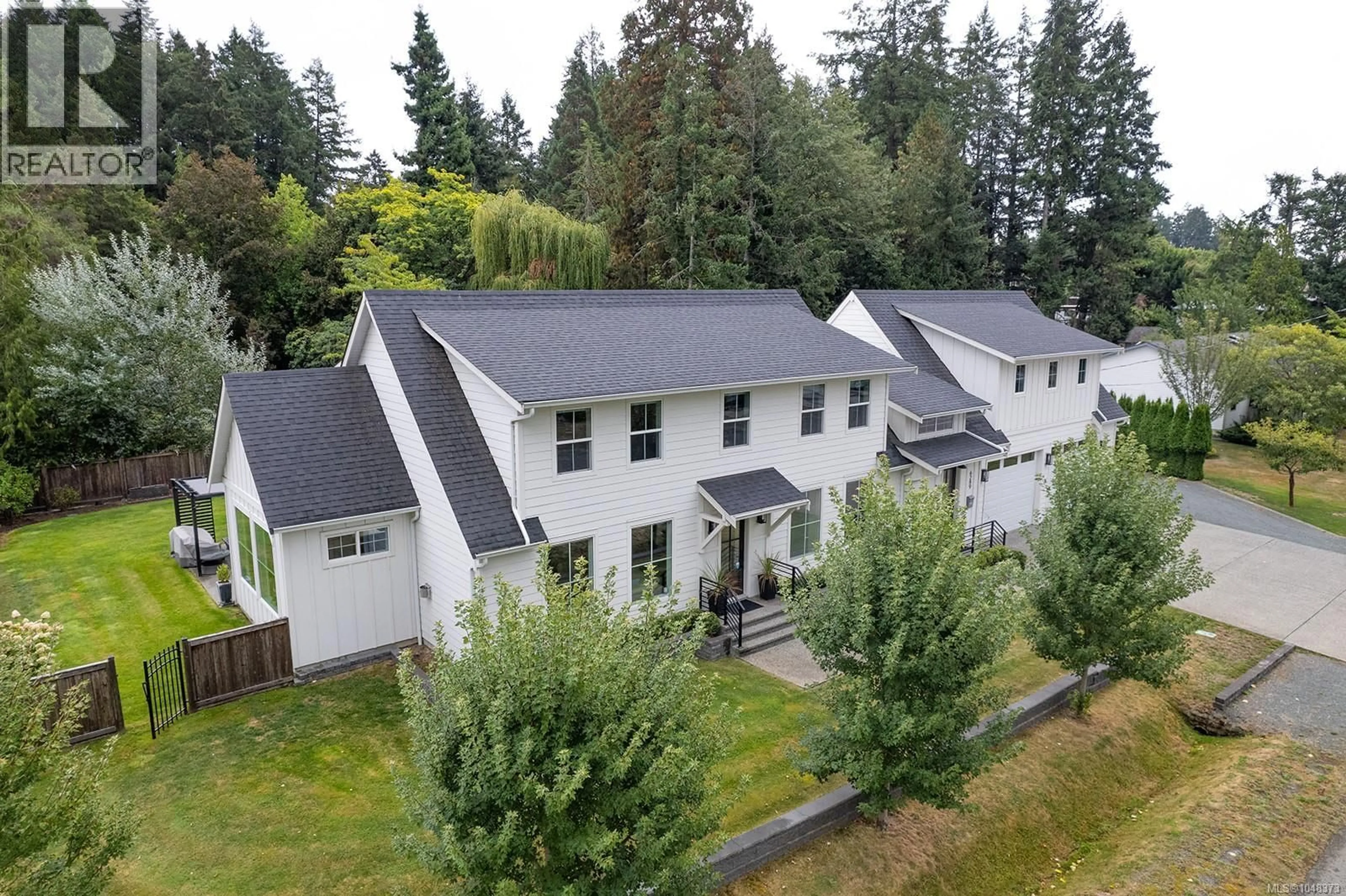 A pic from outside/outdoor area/front of a property/back of a property/a pic from drone, unknown for 6289 MEADOW PARK ROAD, Duncan British Columbia V9L4K7