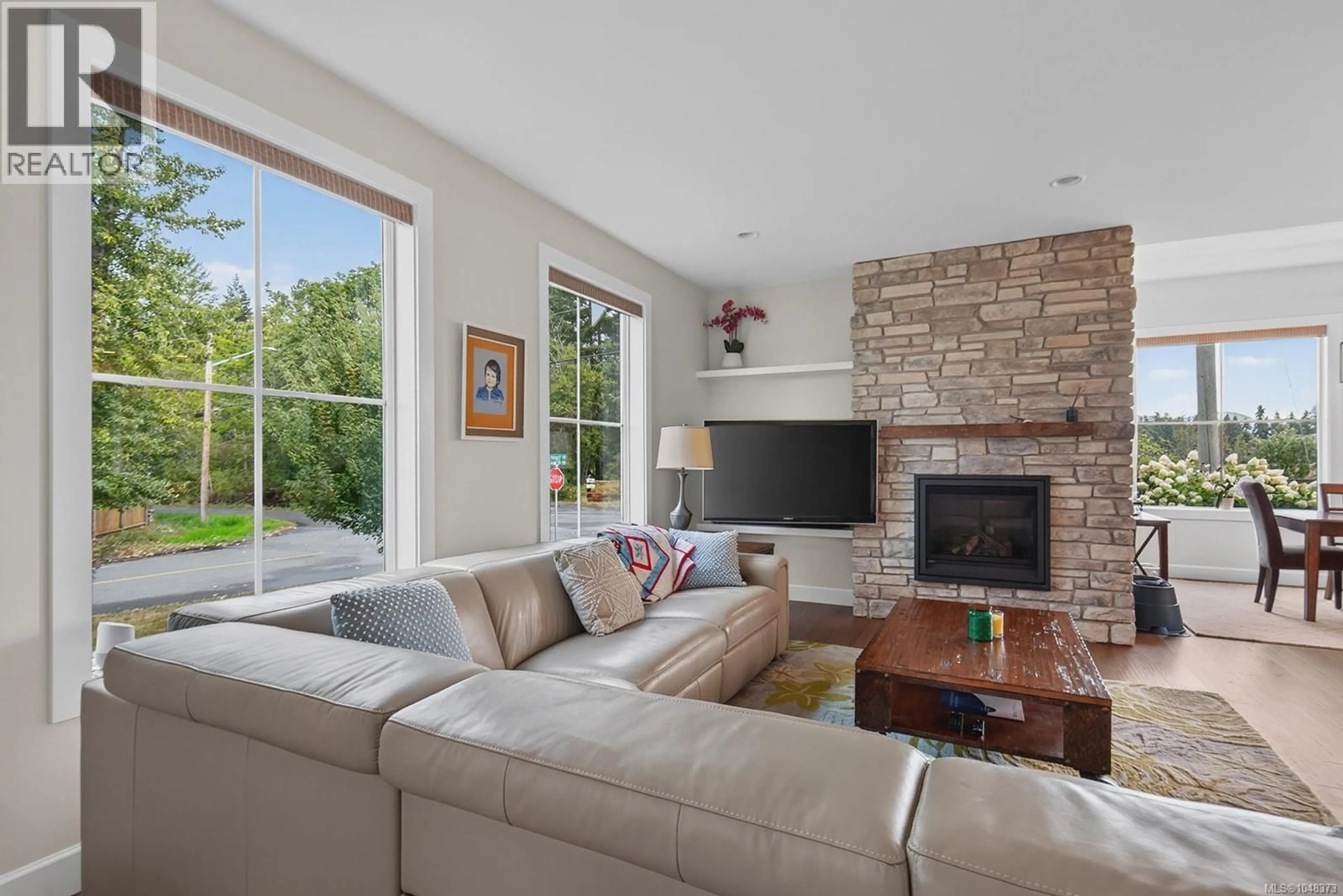 Living room with furniture, unknown for 6289 MEADOW PARK ROAD, Duncan British Columbia V9L4K7