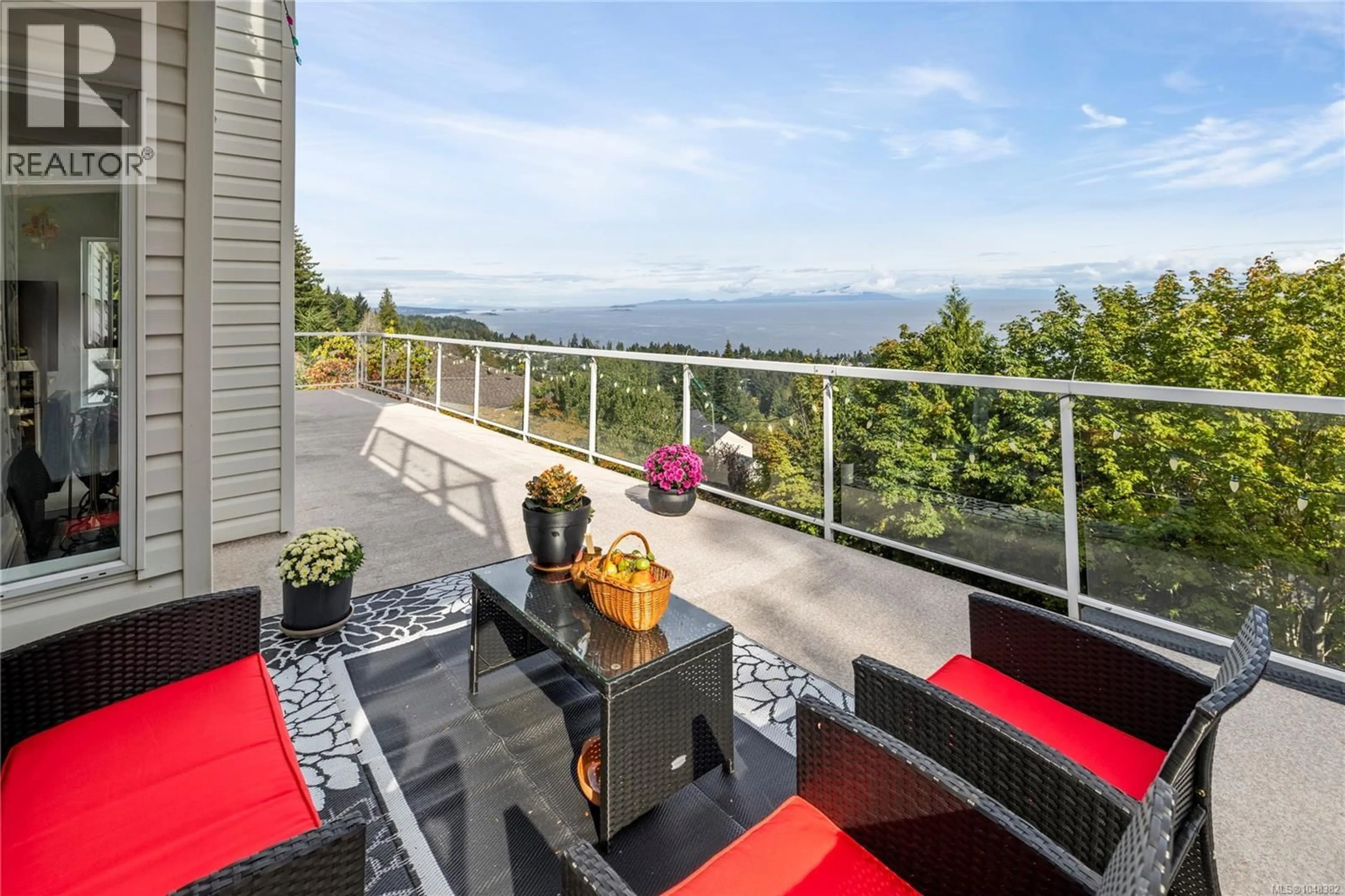 Patio, mountain view for 4975 LAGUNA WAY, Nanaimo British Columbia V9T5L6