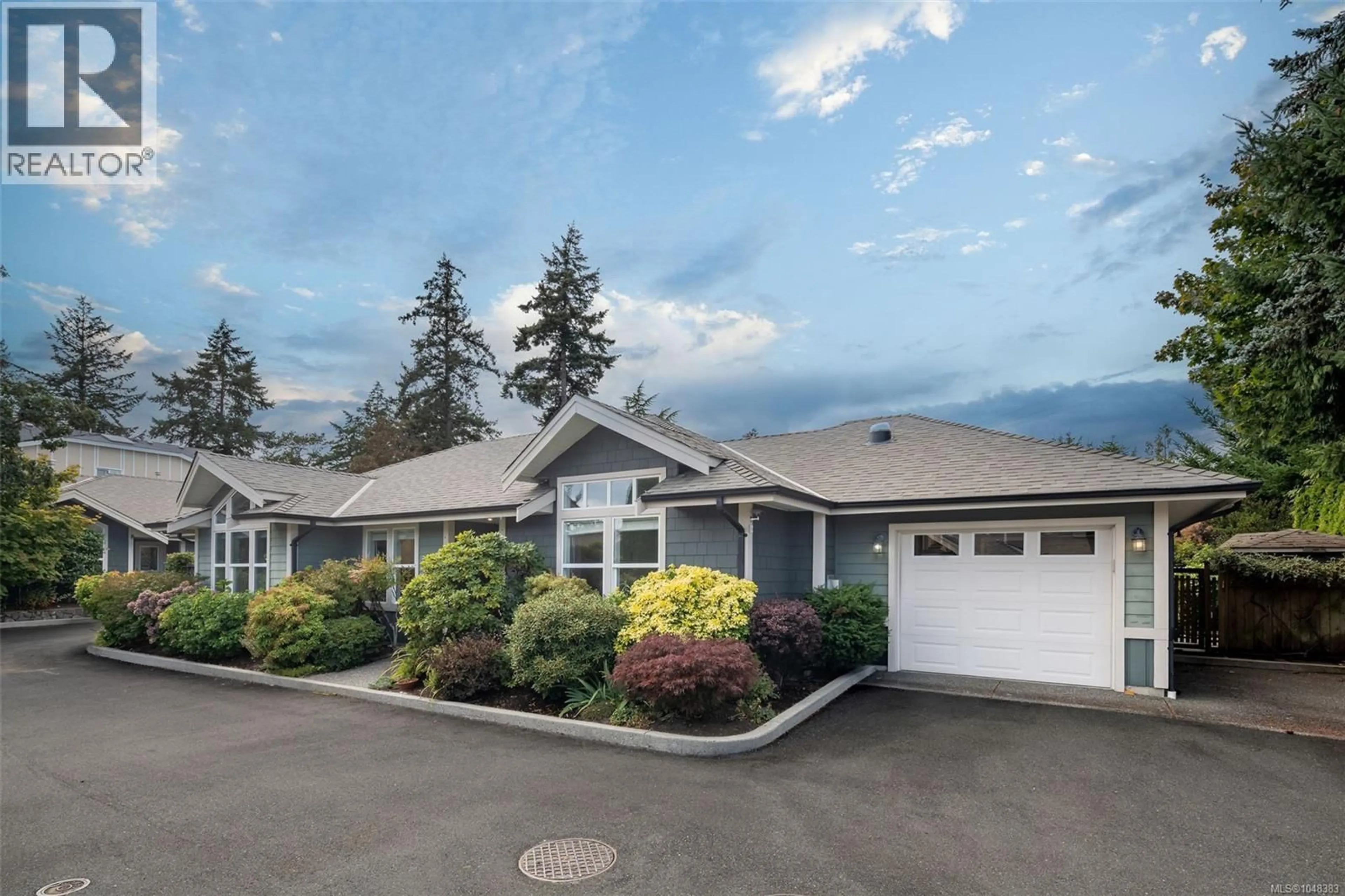 Home with vinyl exterior material, unknown for 6 - 707 GREENLEA DRIVE, Saanich British Columbia V8Z3E7