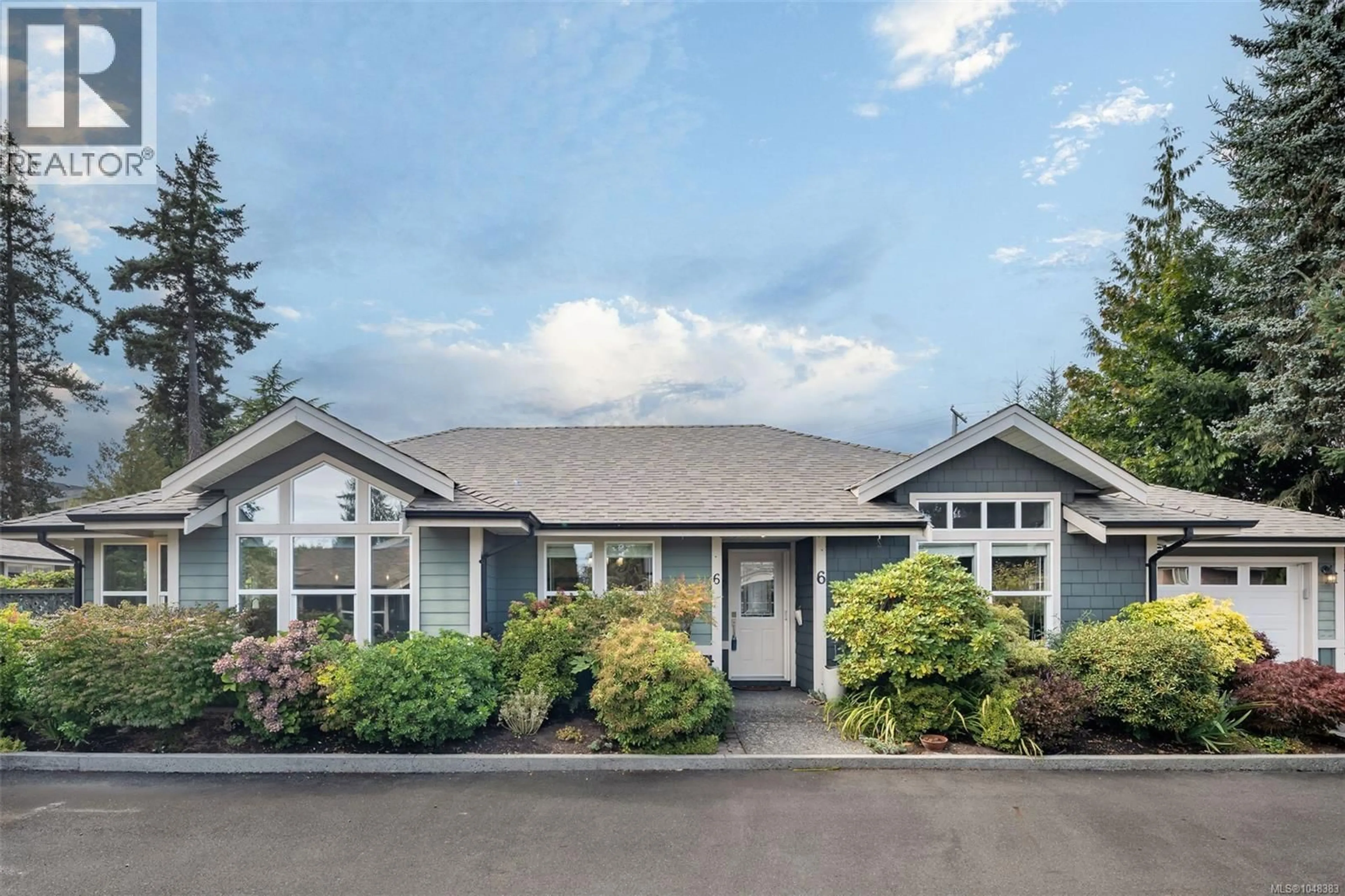 Home with vinyl exterior material, unknown for 6 - 707 GREENLEA DRIVE, Saanich British Columbia V8Z3E7