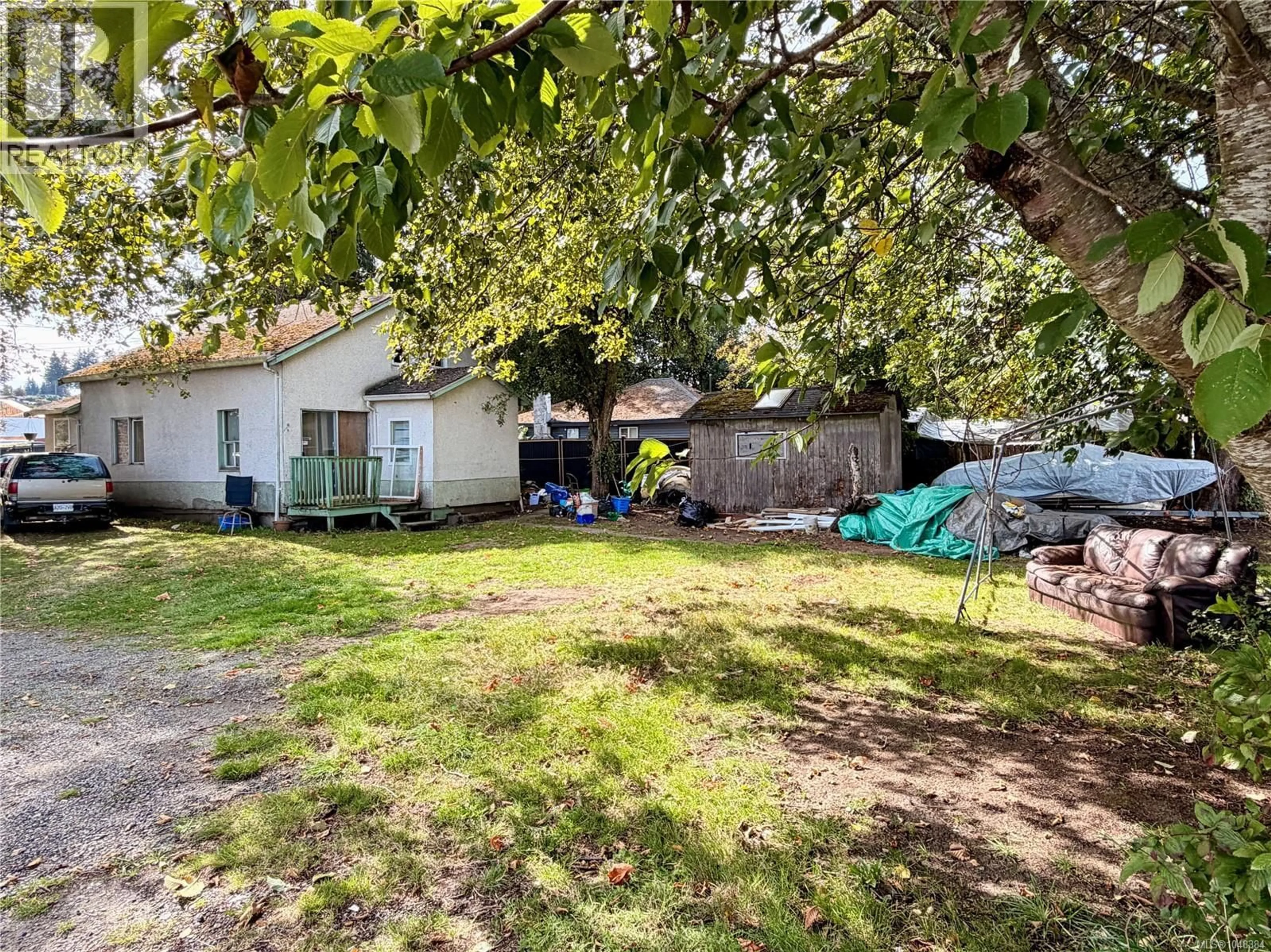 A pic from outside/outdoor area/front of a property/back of a property/a pic from drone, street for 1600 17TH AVENUE, Campbell River British Columbia V9W4L4
