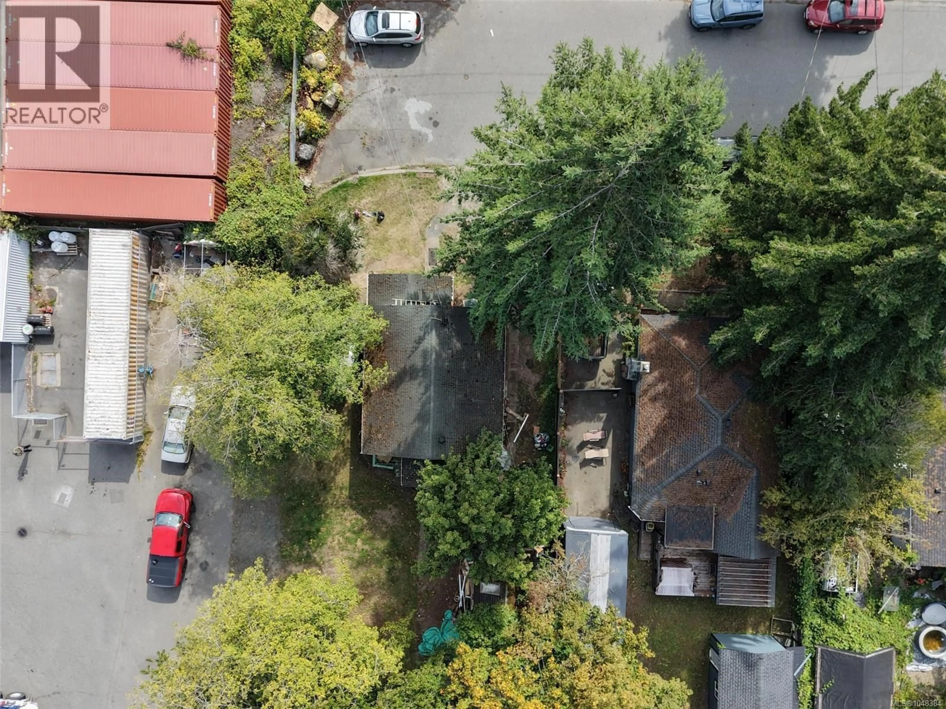 A pic from outside/outdoor area/front of a property/back of a property/a pic from drone, city buildings view from balcony for 1600 17TH AVENUE, Campbell River British Columbia V9W4L4