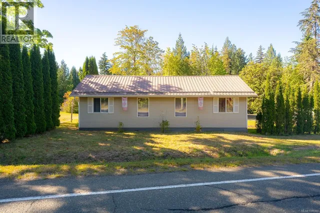 8331 ISLAND HIGHWAY SOUTH, Fanny Bay 5