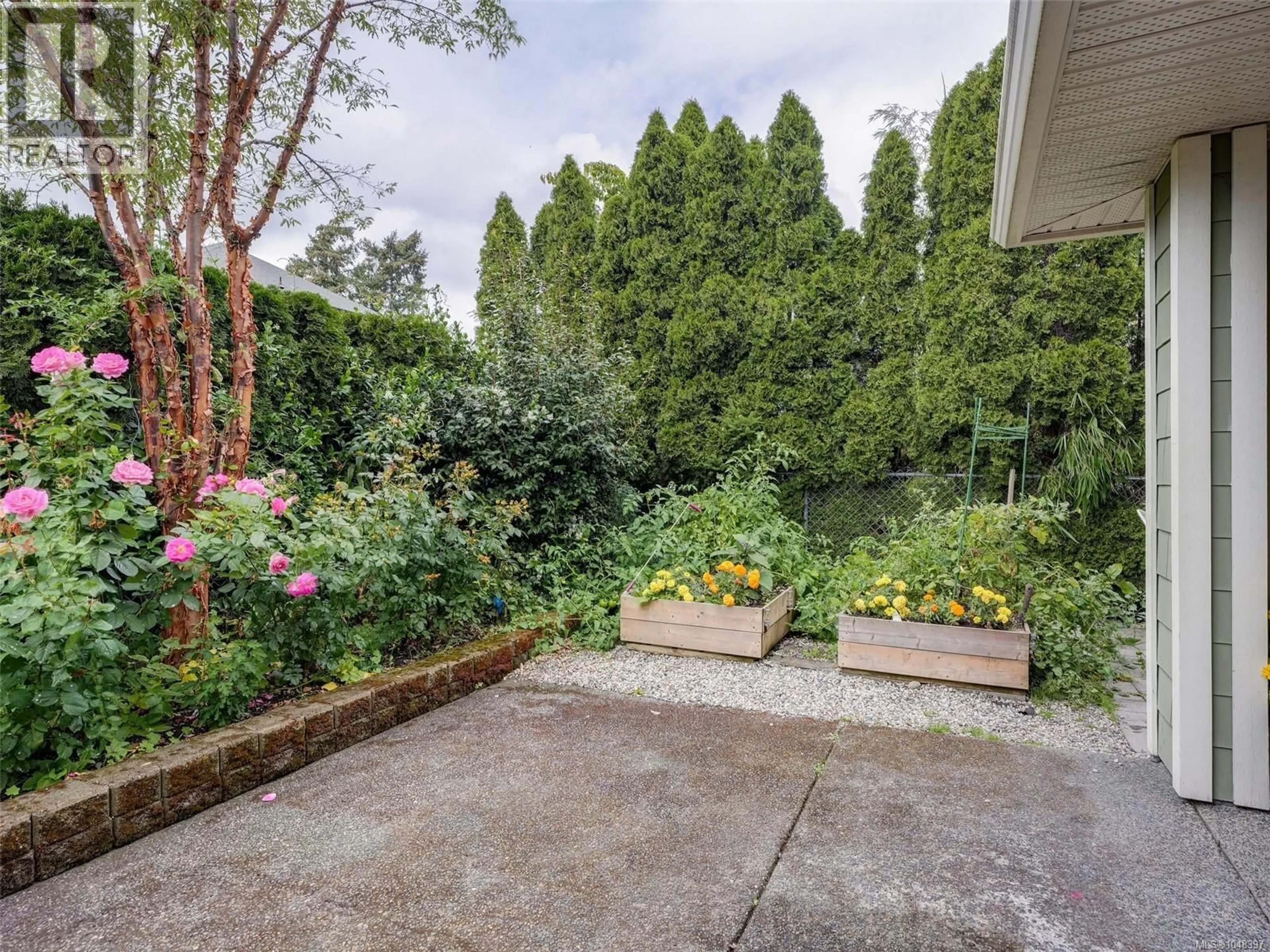 Patio, street for 102 - 2923 PHIPPS ROAD, Langford British Columbia V8P0A8
