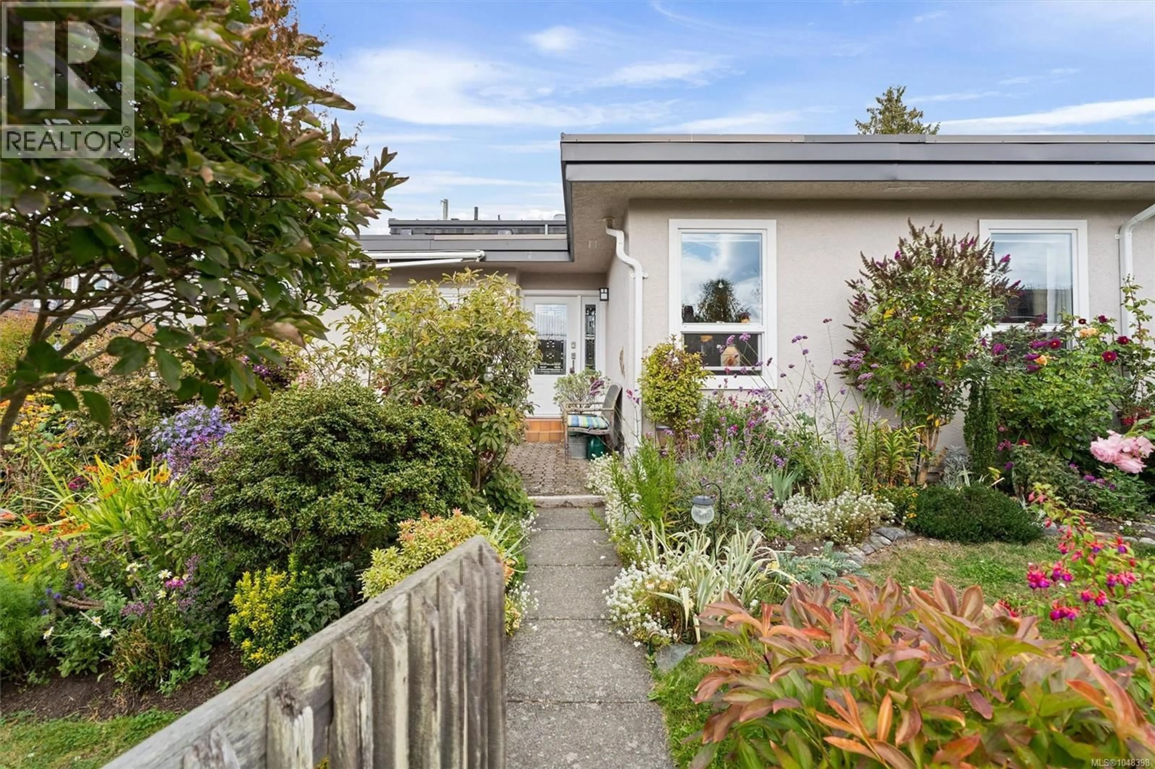 A pic from outside/outdoor area/front of a property/back of a property/a pic from drone, street for 7 - 3060 HARRIET ROAD, Saanich British Columbia V9A1T5