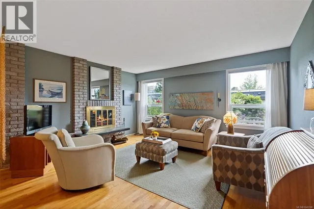 7 - 3060 HARRIET ROAD, Saanich 5