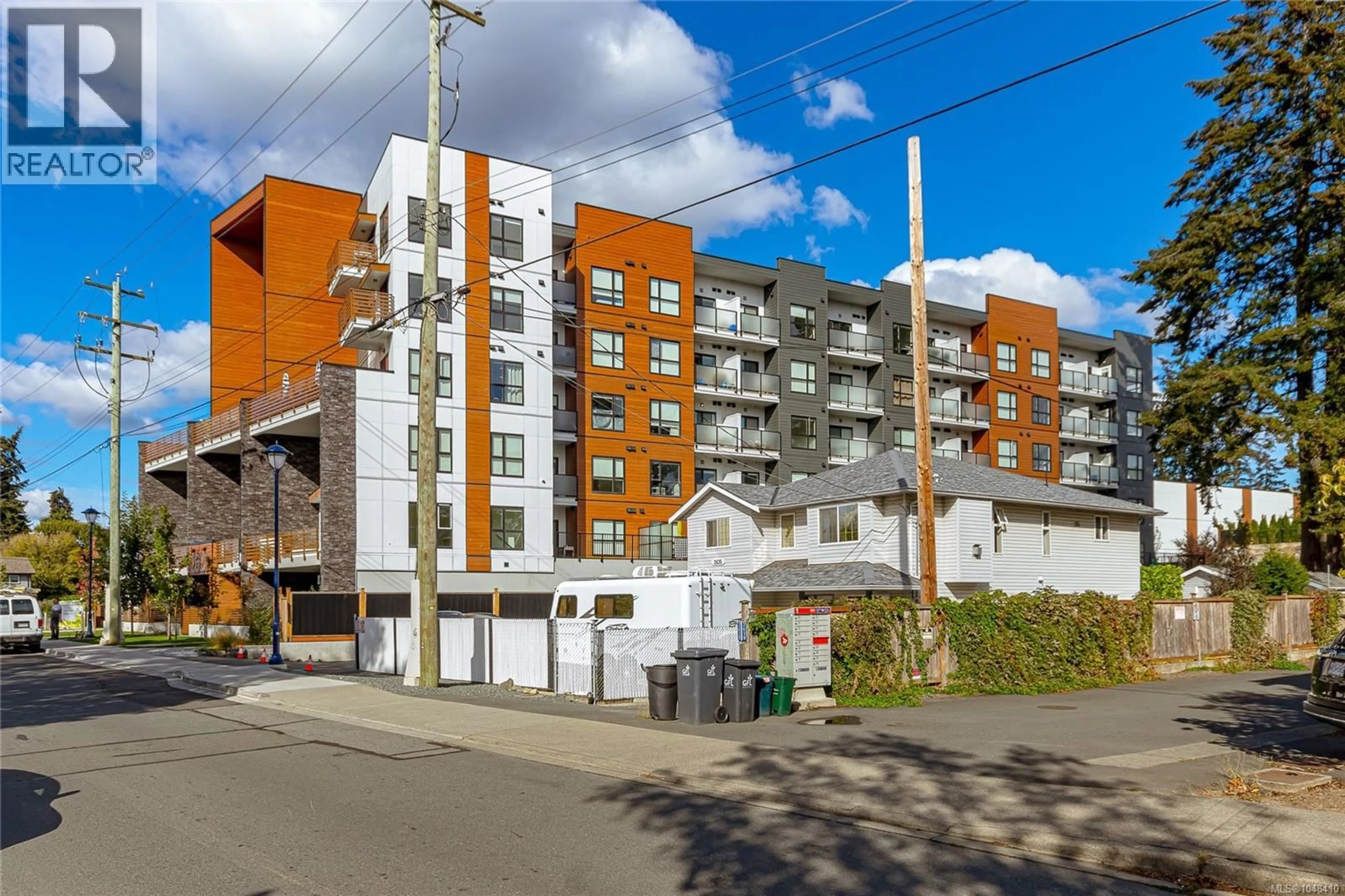 Patio, building for 409 - 2629 MILLSTREAM ROAD, Langford British Columbia V9B7E4