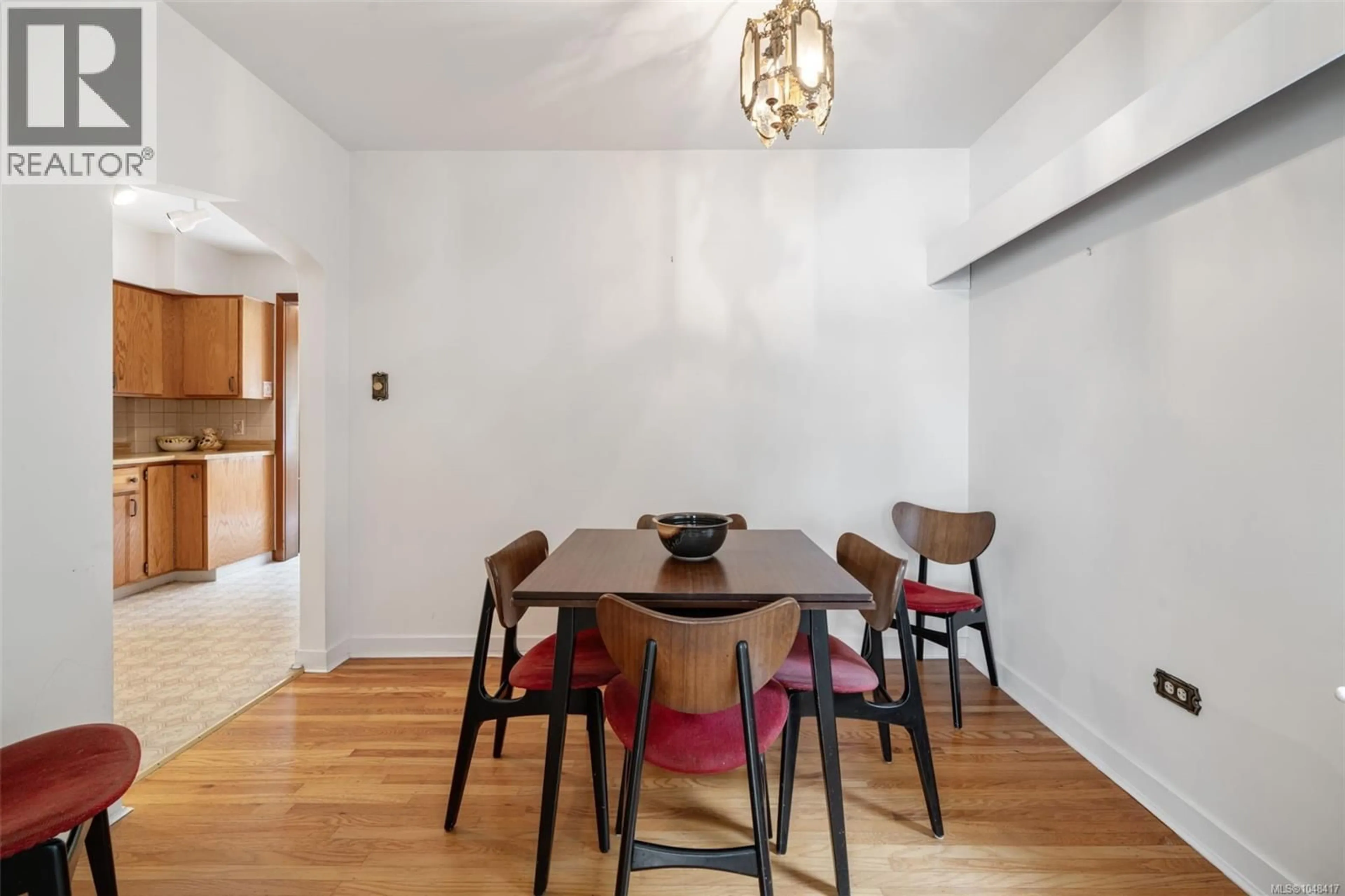Dining room, wood/laminate floor for 1258 ROCKLAND AVENUE, Victoria British Columbia V8V3J2
