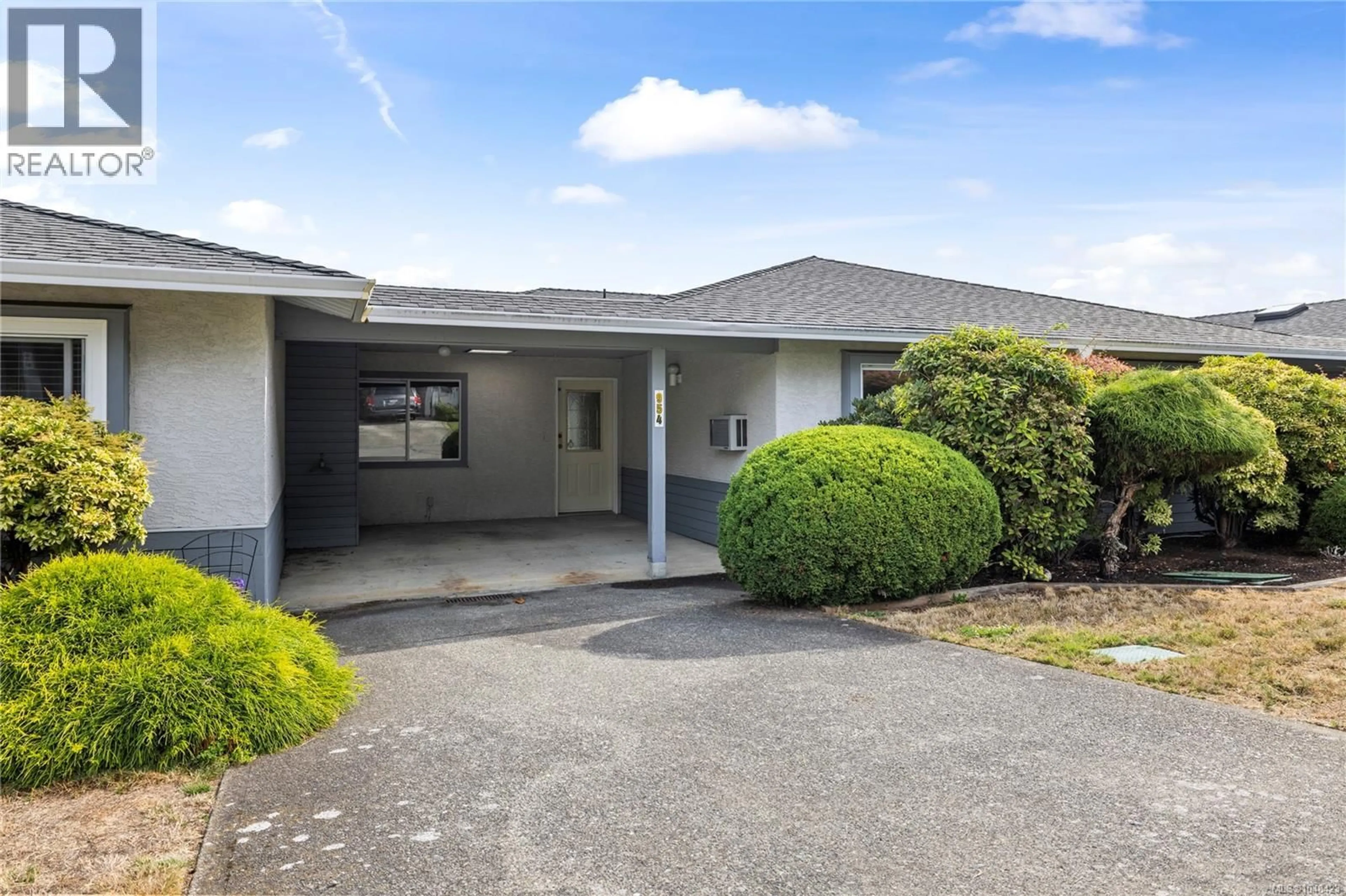 A pic from outside/outdoor area/front of a property/back of a property/a pic from drone, street for 954 HIGHVIEW TERRACE, Nanaimo British Columbia V9R6K5
