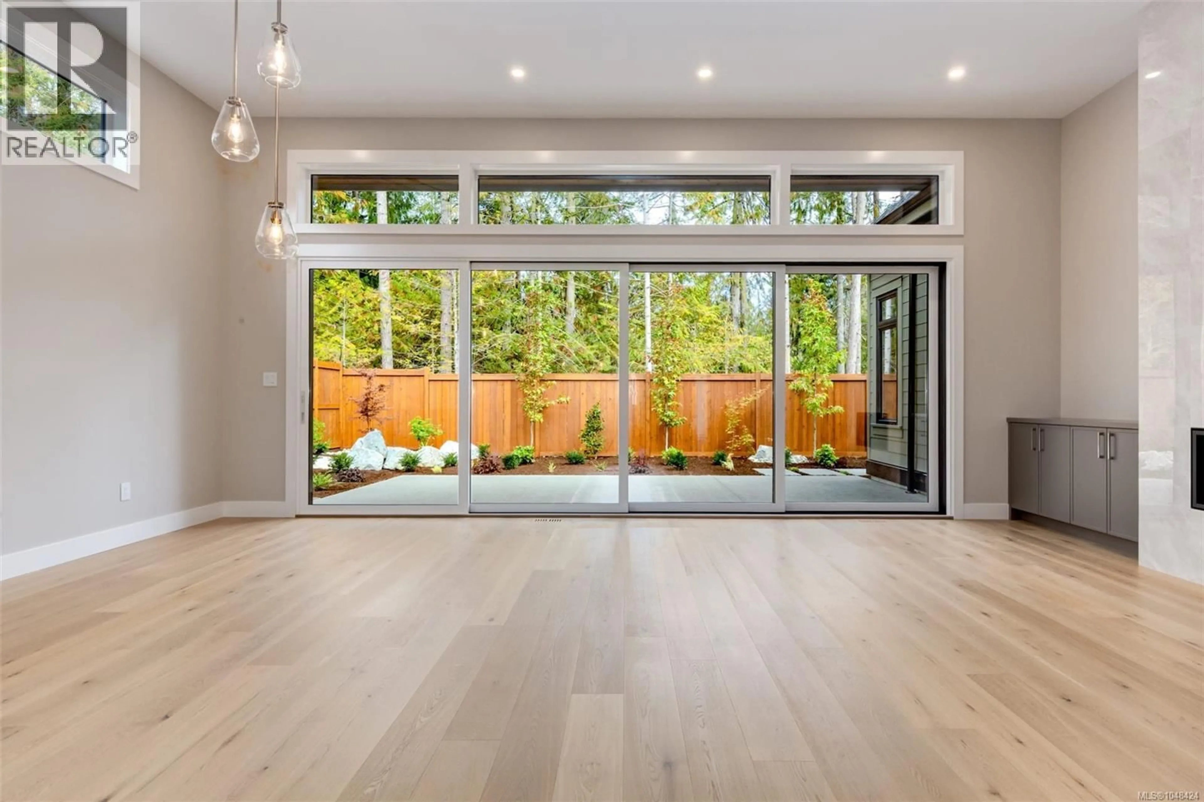 Indoor entryway for 519 HOLE-IN-ONE DRIVE, Qualicum Beach British Columbia V9K1B0