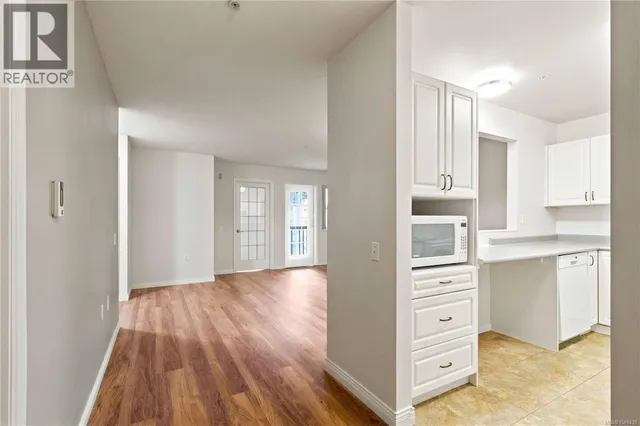 304 - 290 ISLAND HIGHWAY, View Royal 5
