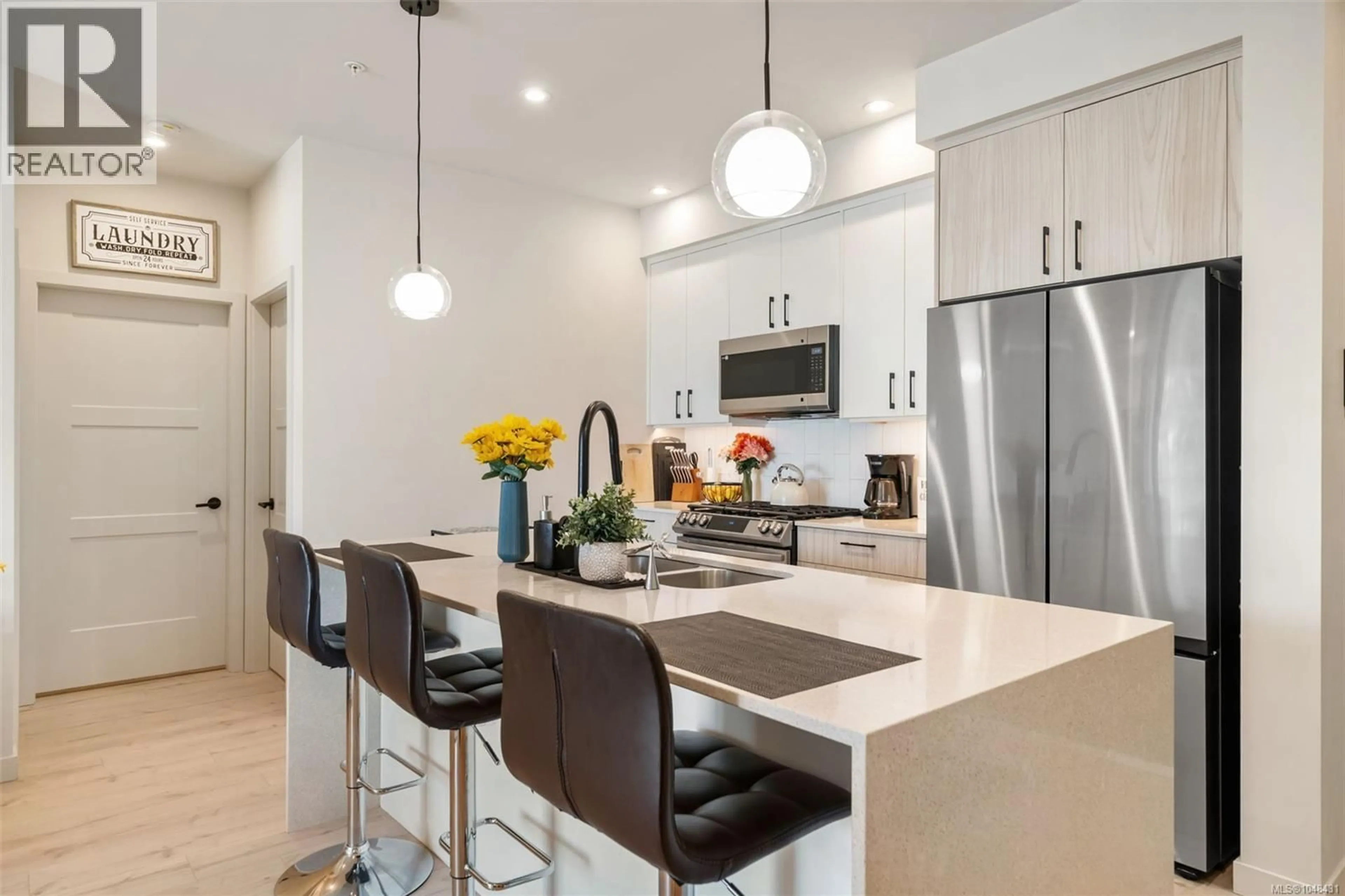 Contemporary kitchen, unknown for 504 - 947 WHIRLAWAY CRESCENT, Langford British Columbia V9B6Z9