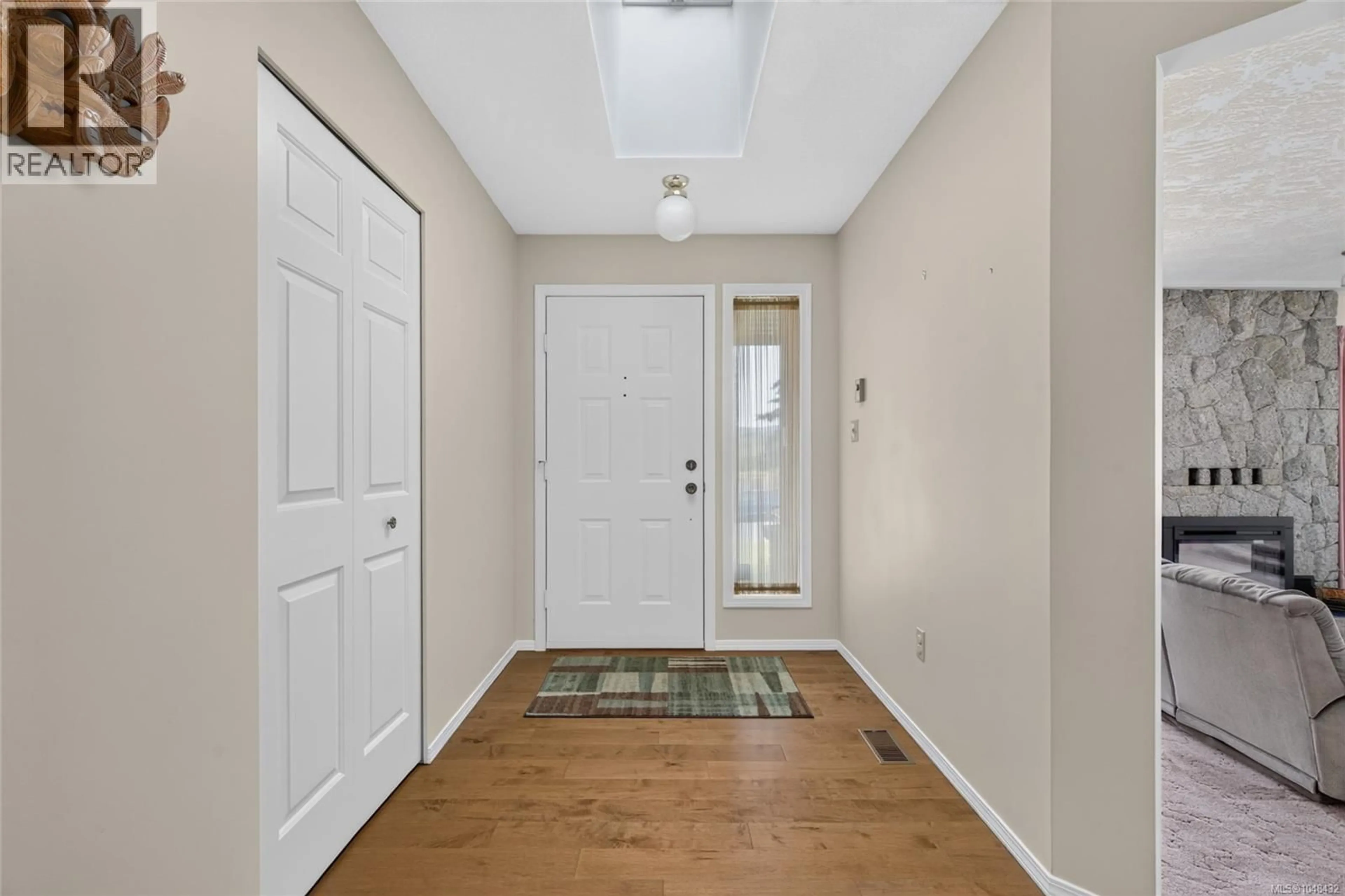 Indoor entryway for 1125 MARIN PARK DRIVE, Central Saanich British Columbia V8M1E8