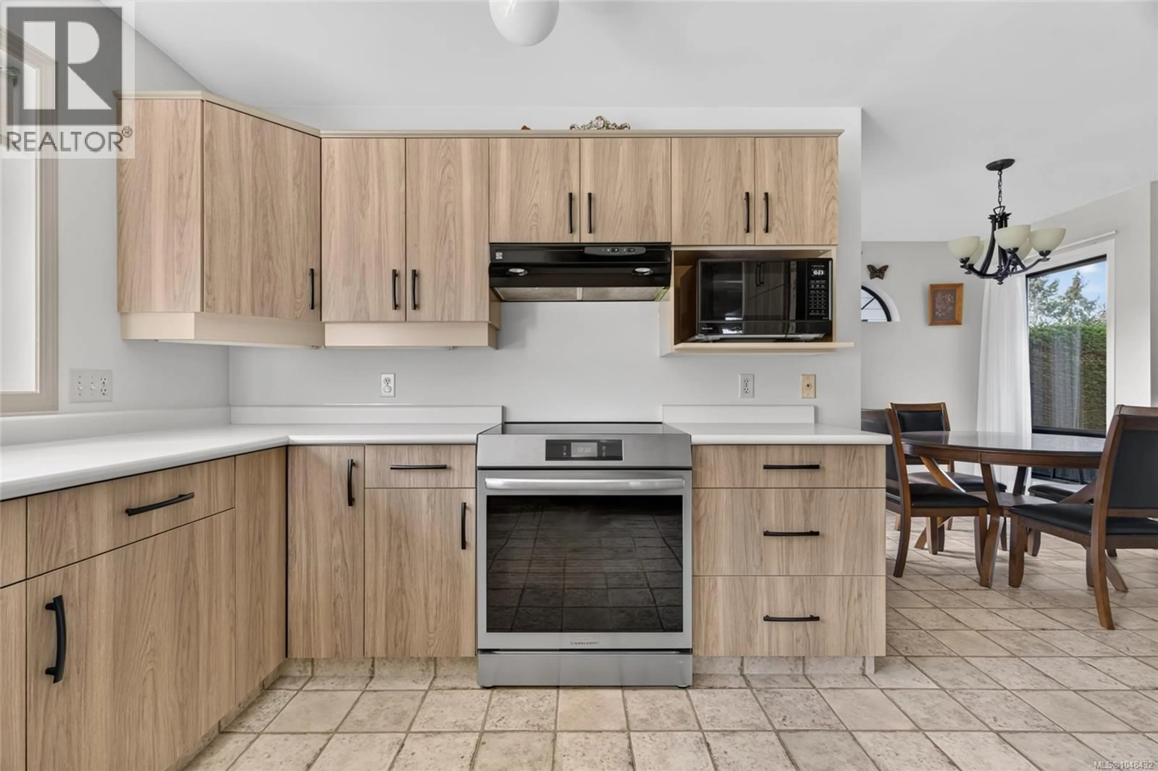 Standard kitchen, unknown for 1125 MARIN PARK DRIVE, Central Saanich British Columbia V8M1E8