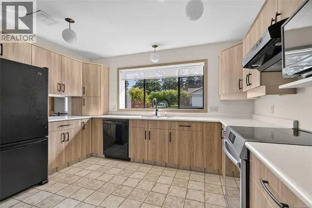 1125 MARIN PARK DRIVE, Central Saanich 4