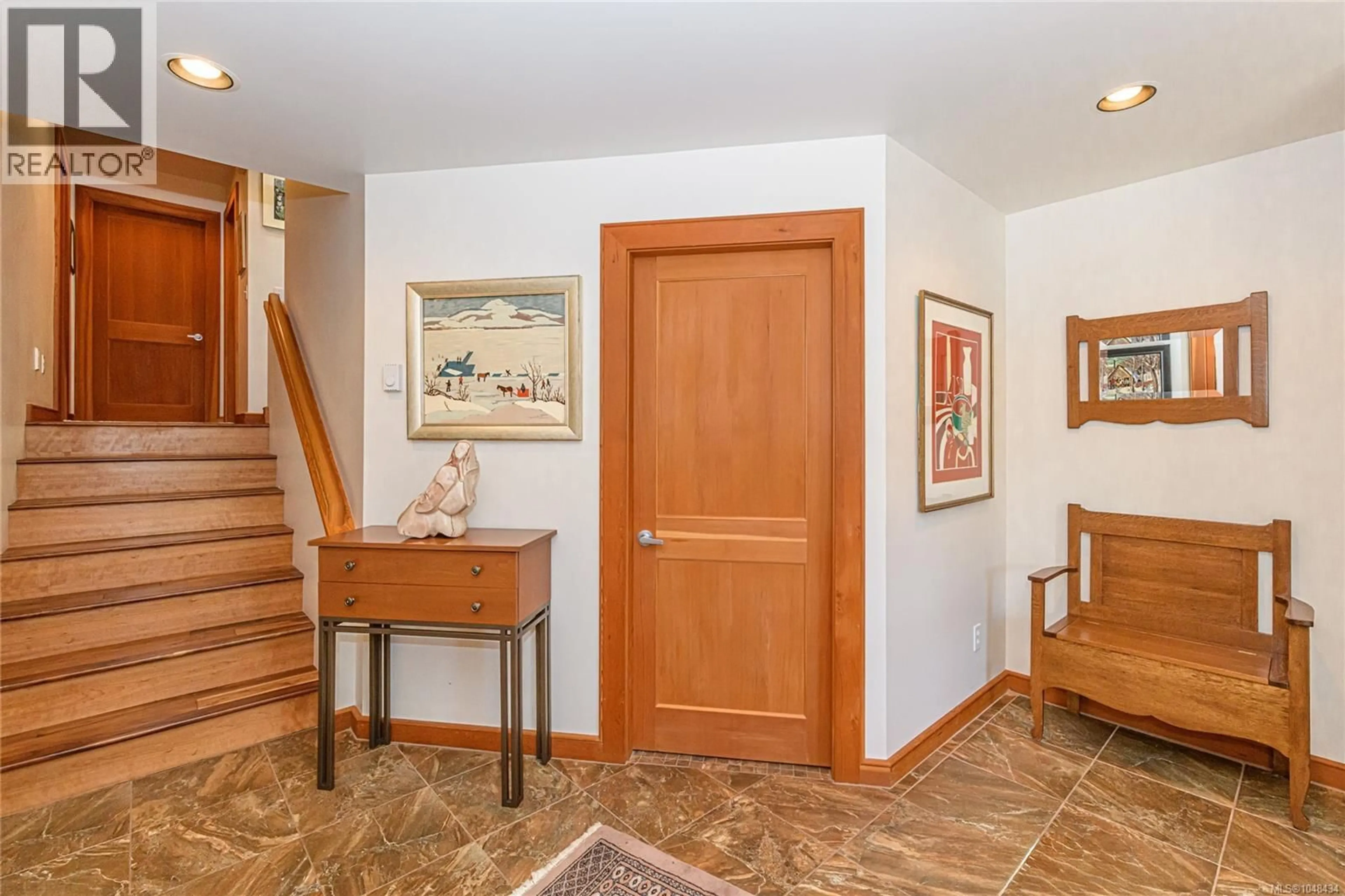Indoor entryway for 20 - 133 CORBETT ROAD, Salt Spring British Columbia V8K2W6