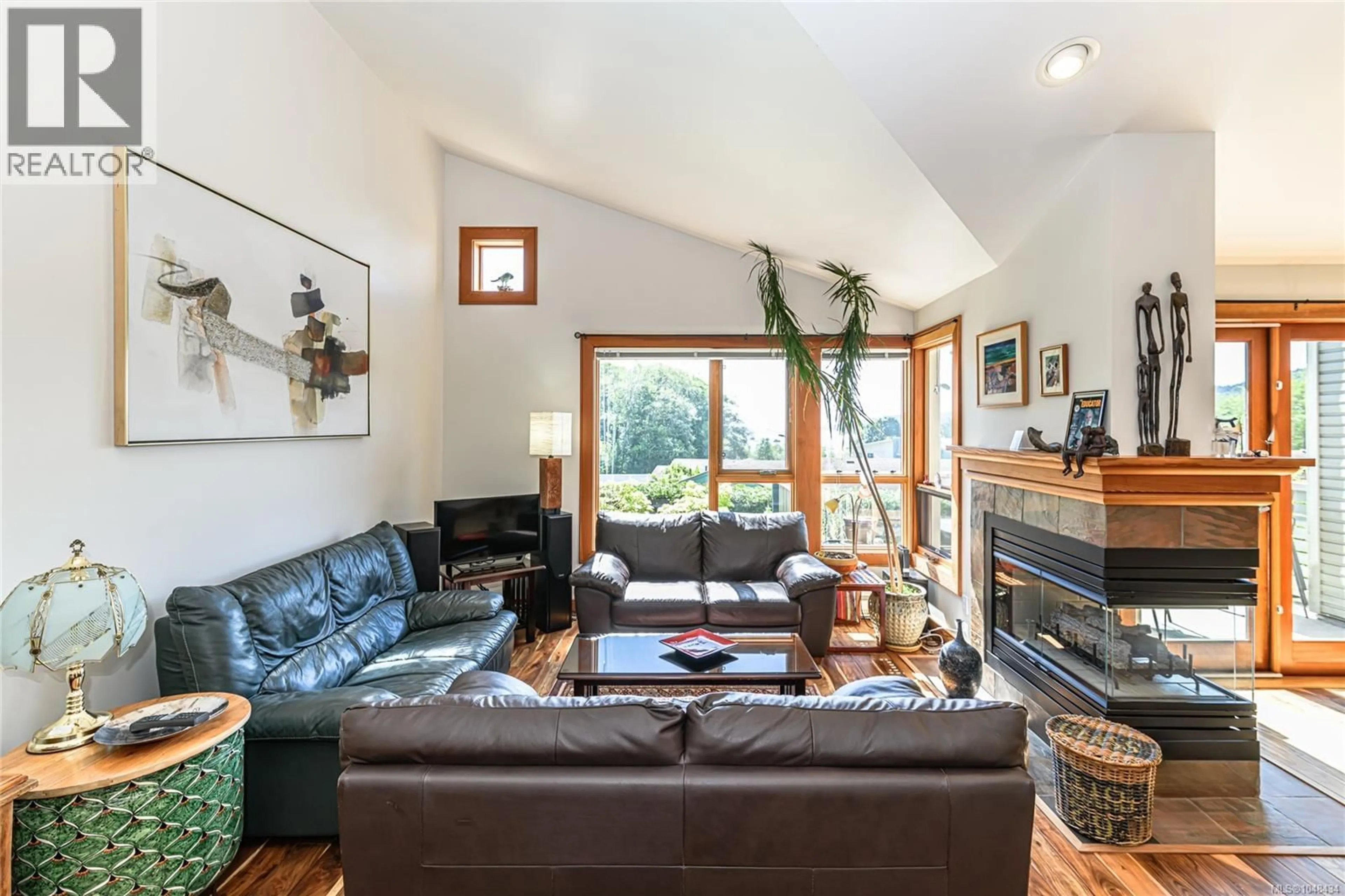 Living room with furniture, unknown for 20 - 133 CORBETT ROAD, Salt Spring British Columbia V8K2W6