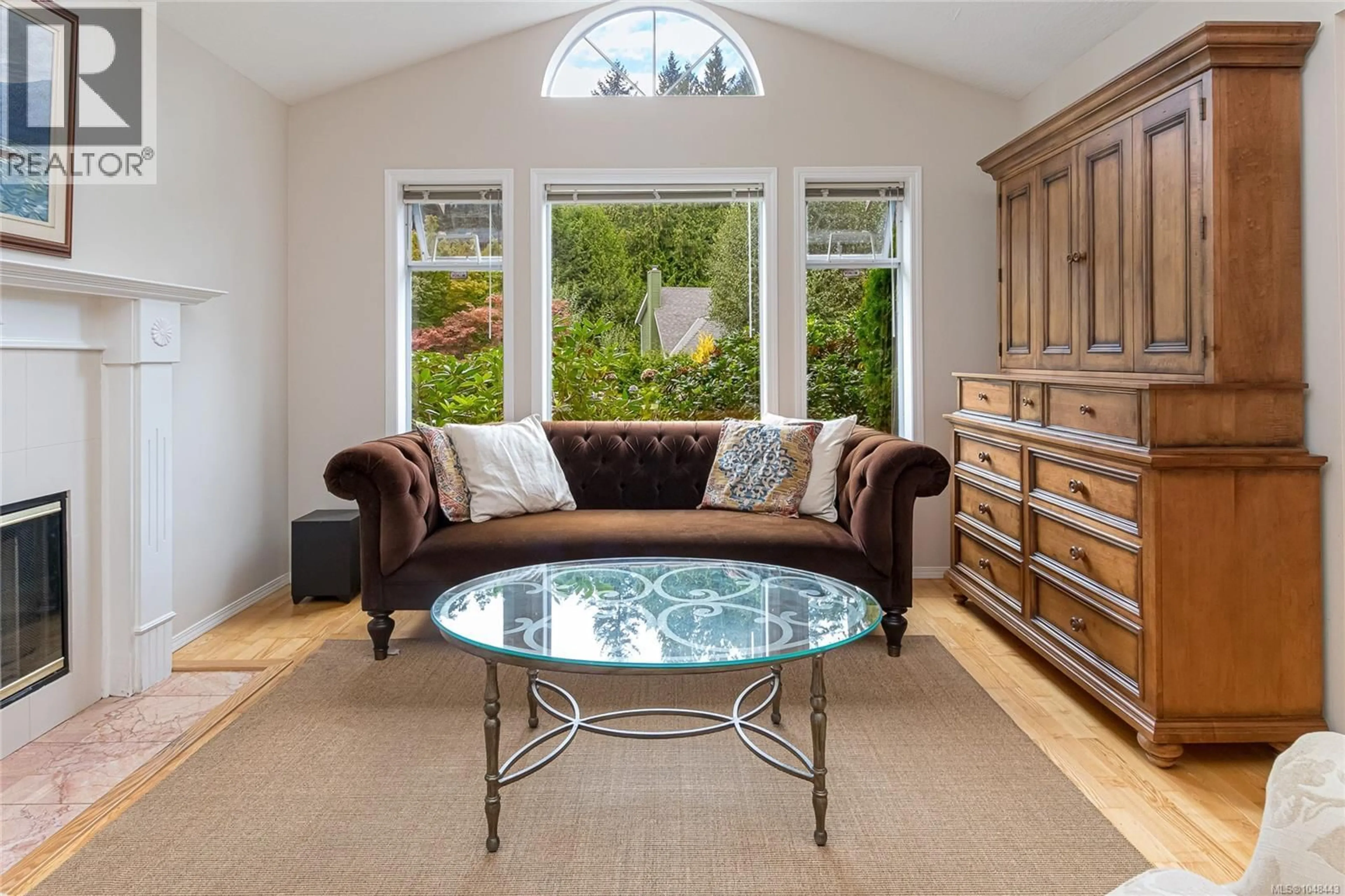 Living room with furniture, unknown for 1567 MAYNEVIEW TERRACE, North Saanich British Columbia V8L5E5