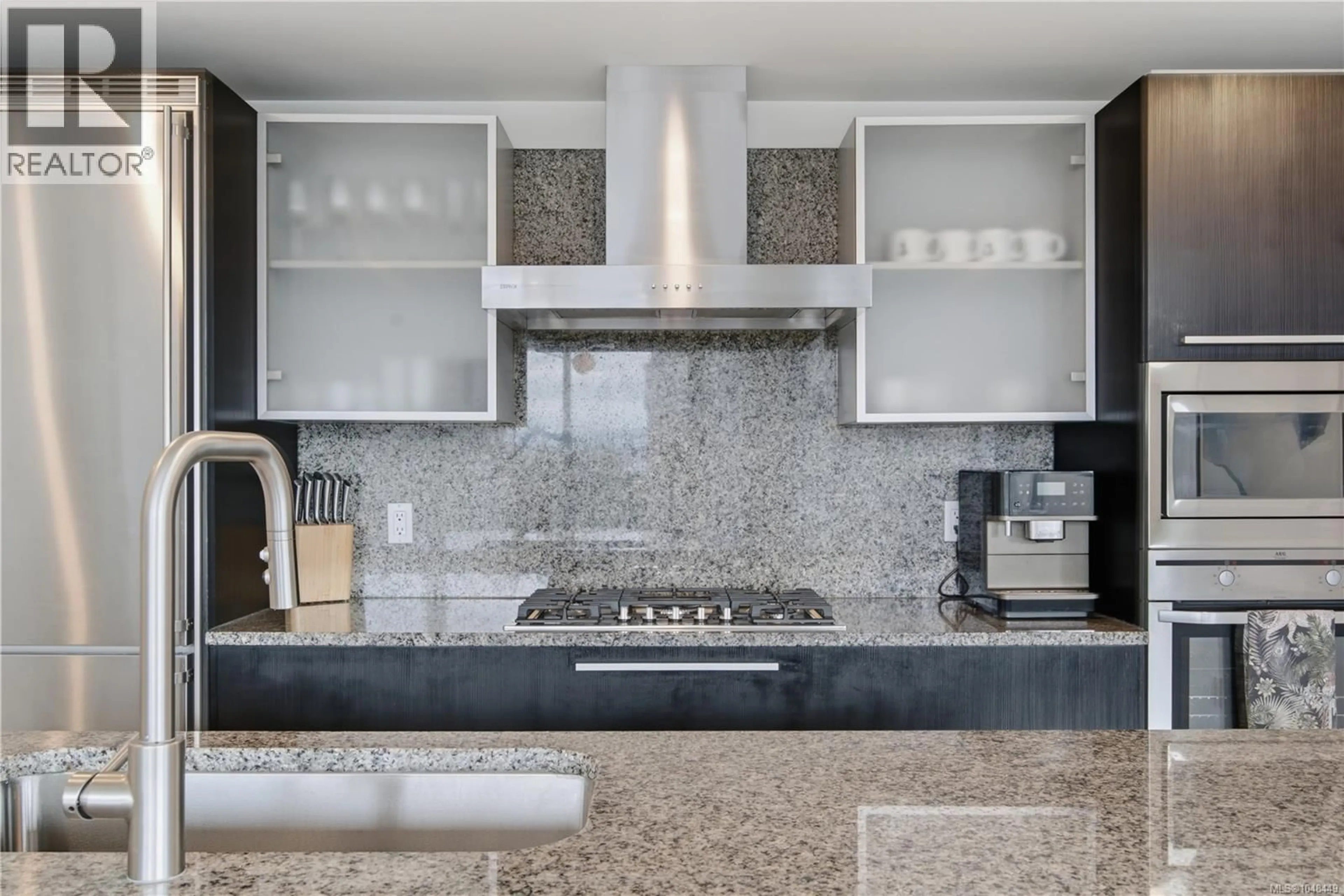 Contemporary kitchen, ceramic/tile floor for 606 - 708 BURDETT AVENUE, Victoria British Columbia V8W0A8