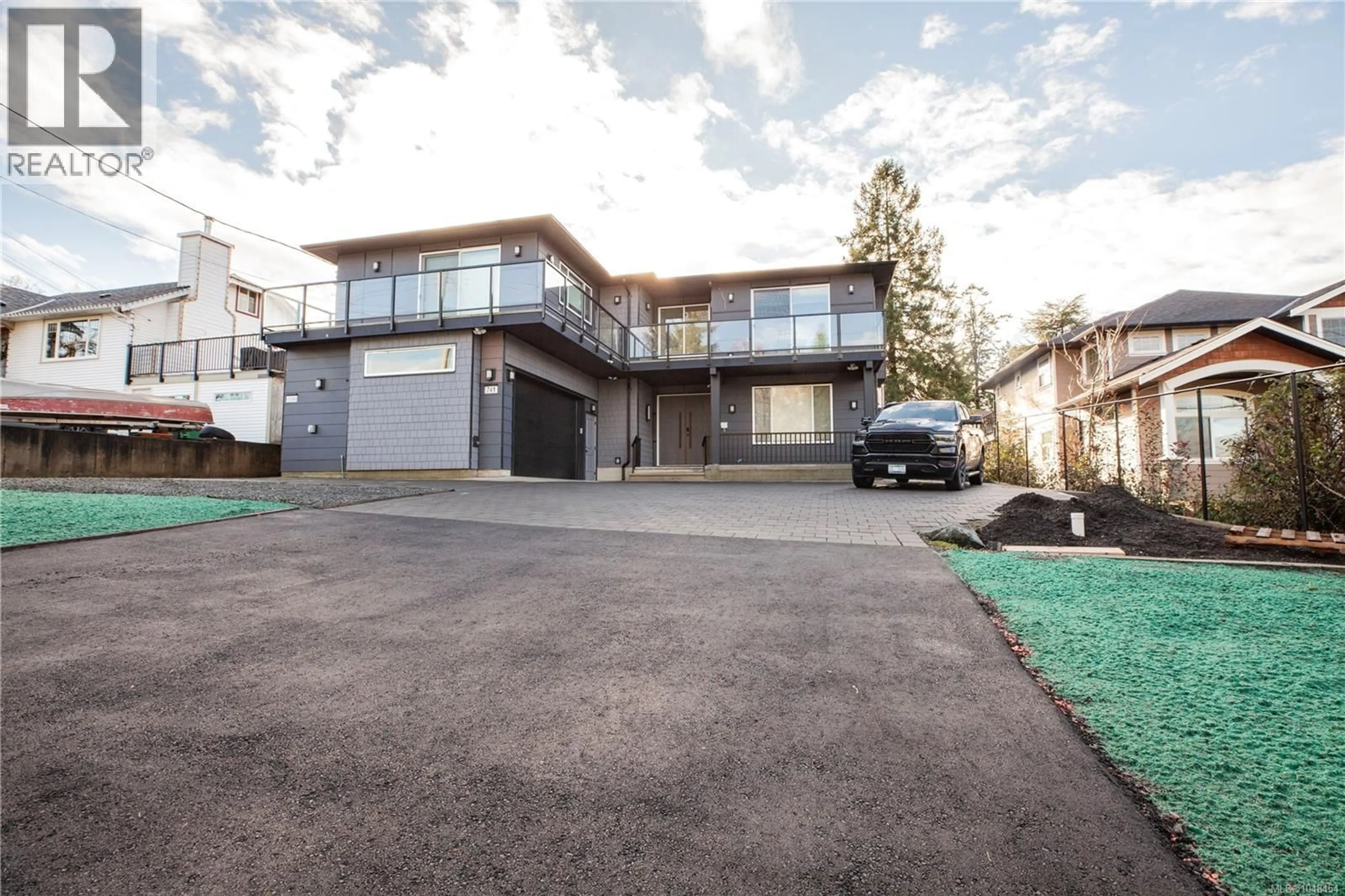Unknown for 741 SNOWDROP AVENUE, Saanich British Columbia V8Z2N3